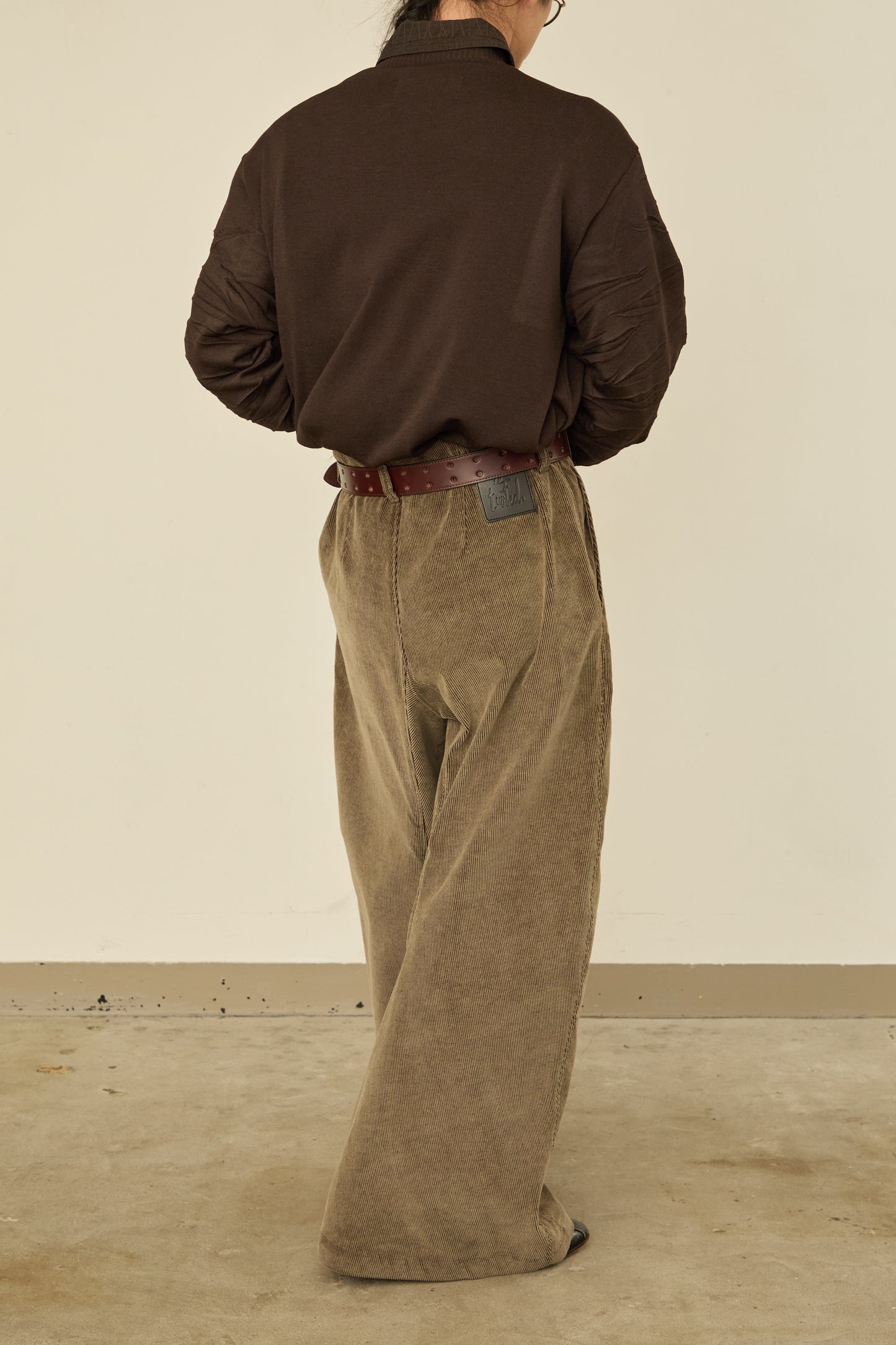 i'm here : " TWIST " CORDUROY PANTS : / BEIGE