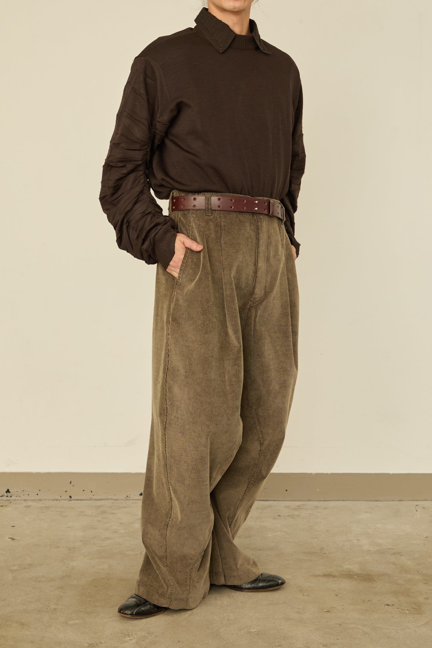 i'm here : " TWIST " CORDUROY PANTS : / BEIGE