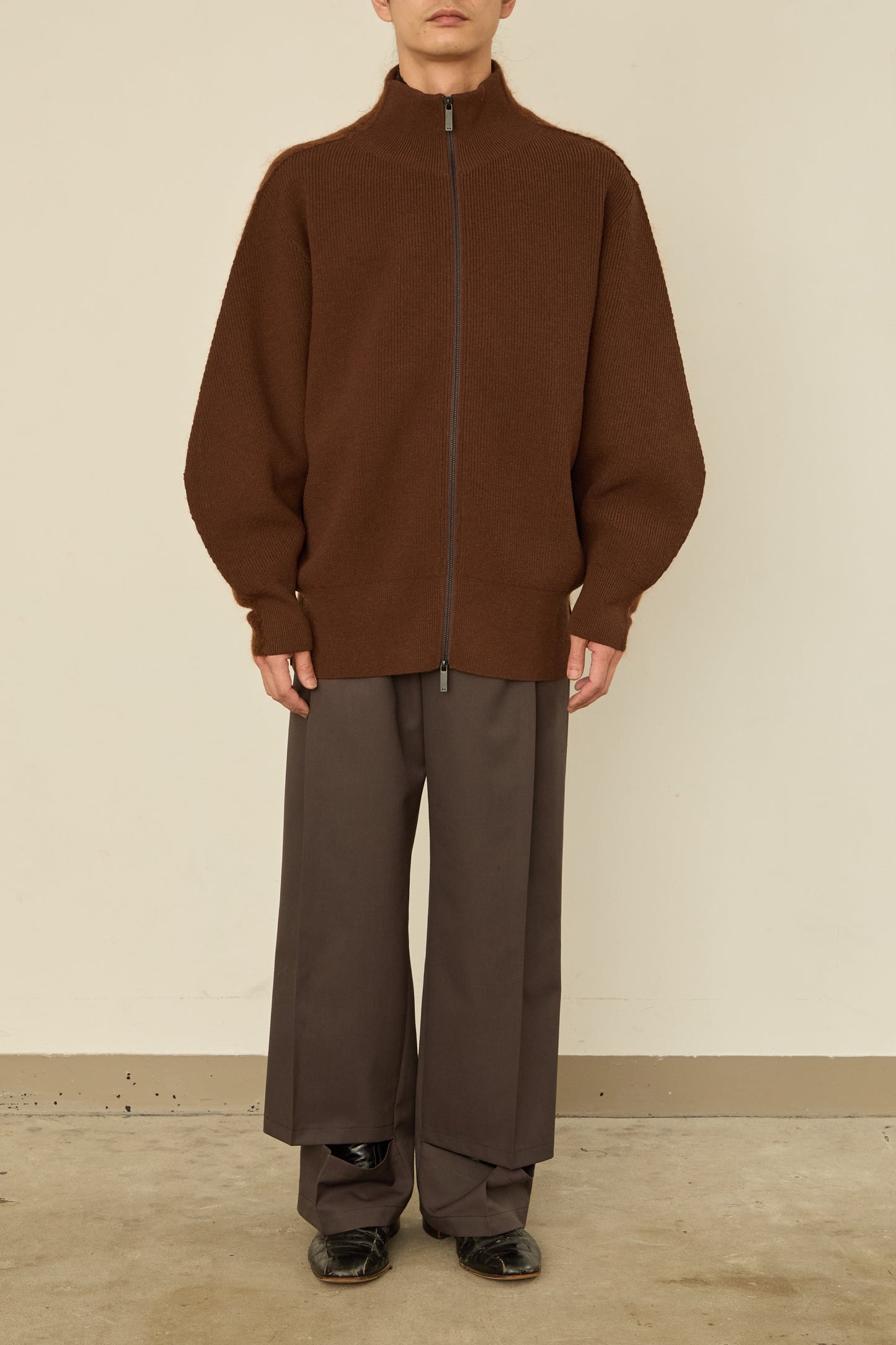 i'm here : " SWITCH " DRIVER`S KNIT : / BROWN