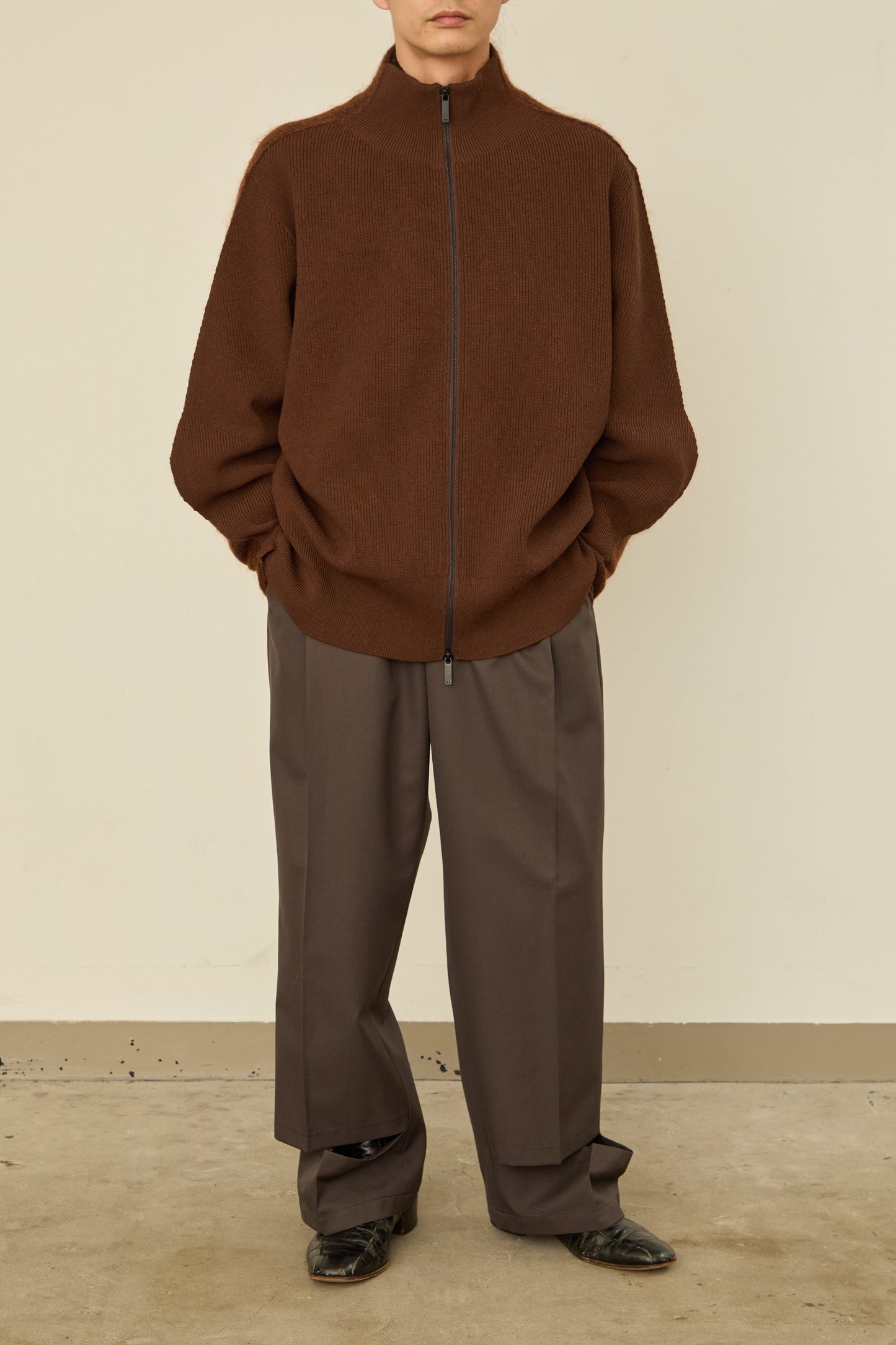 i'm here : " SWITCH " DRIVER`S KNIT : / BROWN