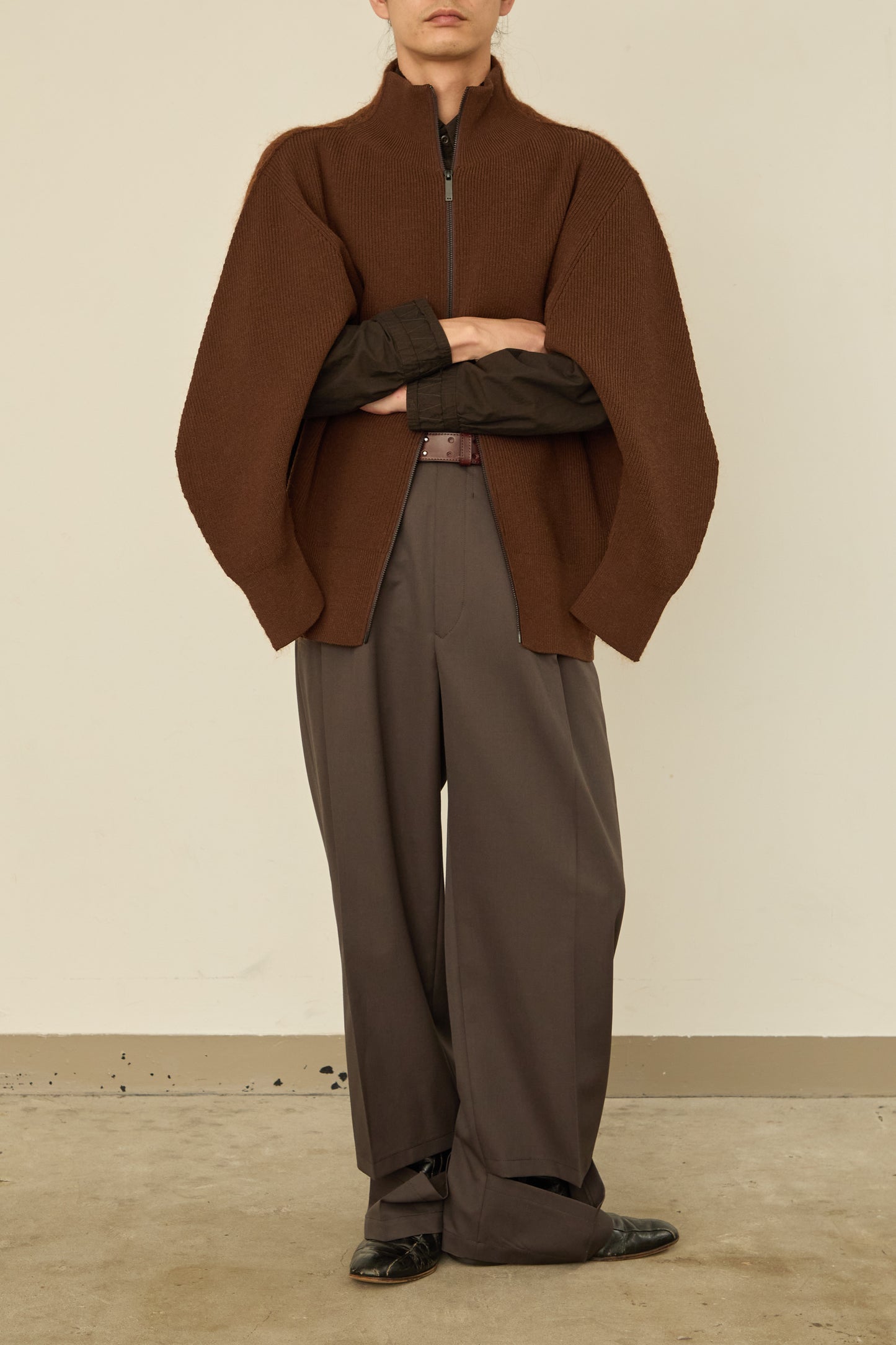 i'm here : " SWITCH " DRIVER`S KNIT : / BROWN