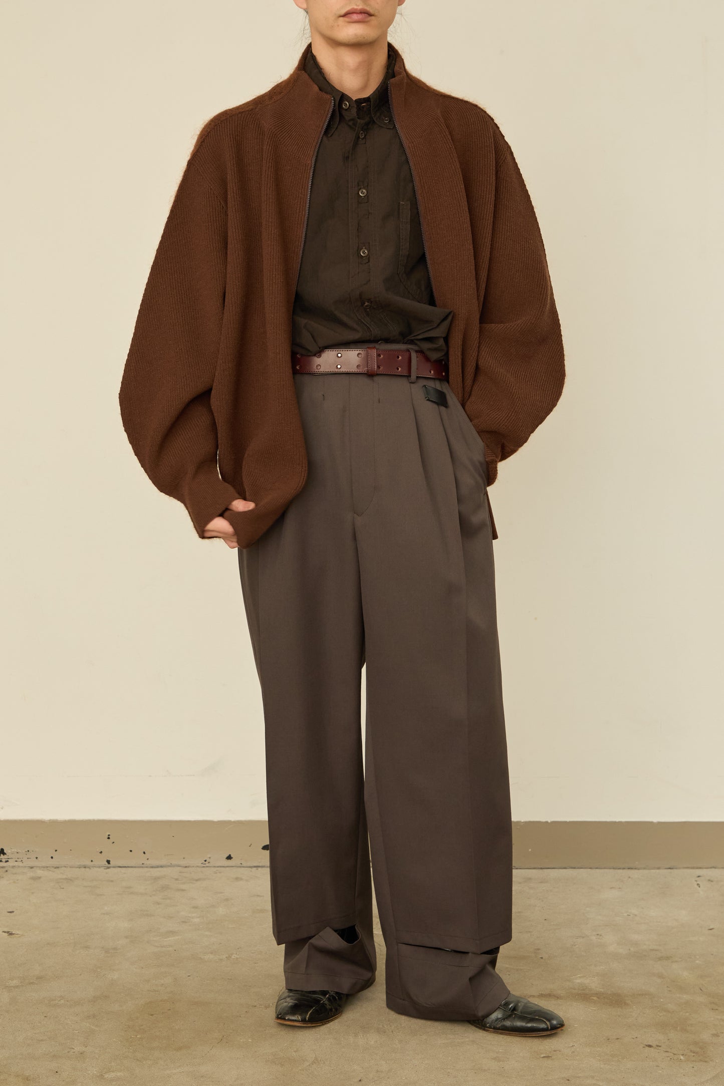 i'm here : " SWITCH " DRIVER`S KNIT : / BROWN