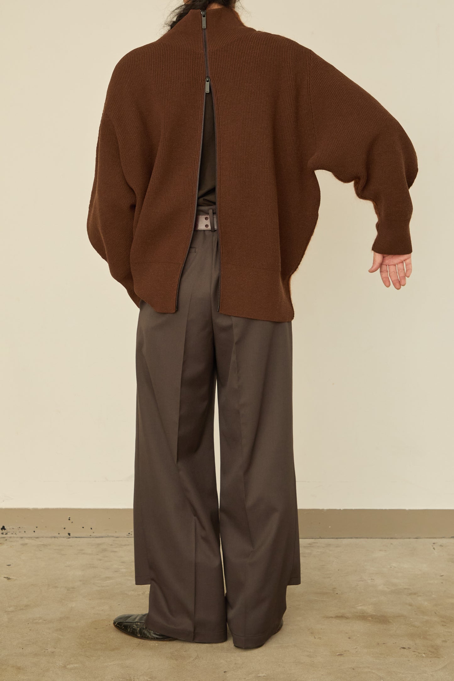 i'm here : " SWITCH " DRIVER`S KNIT : / BROWN