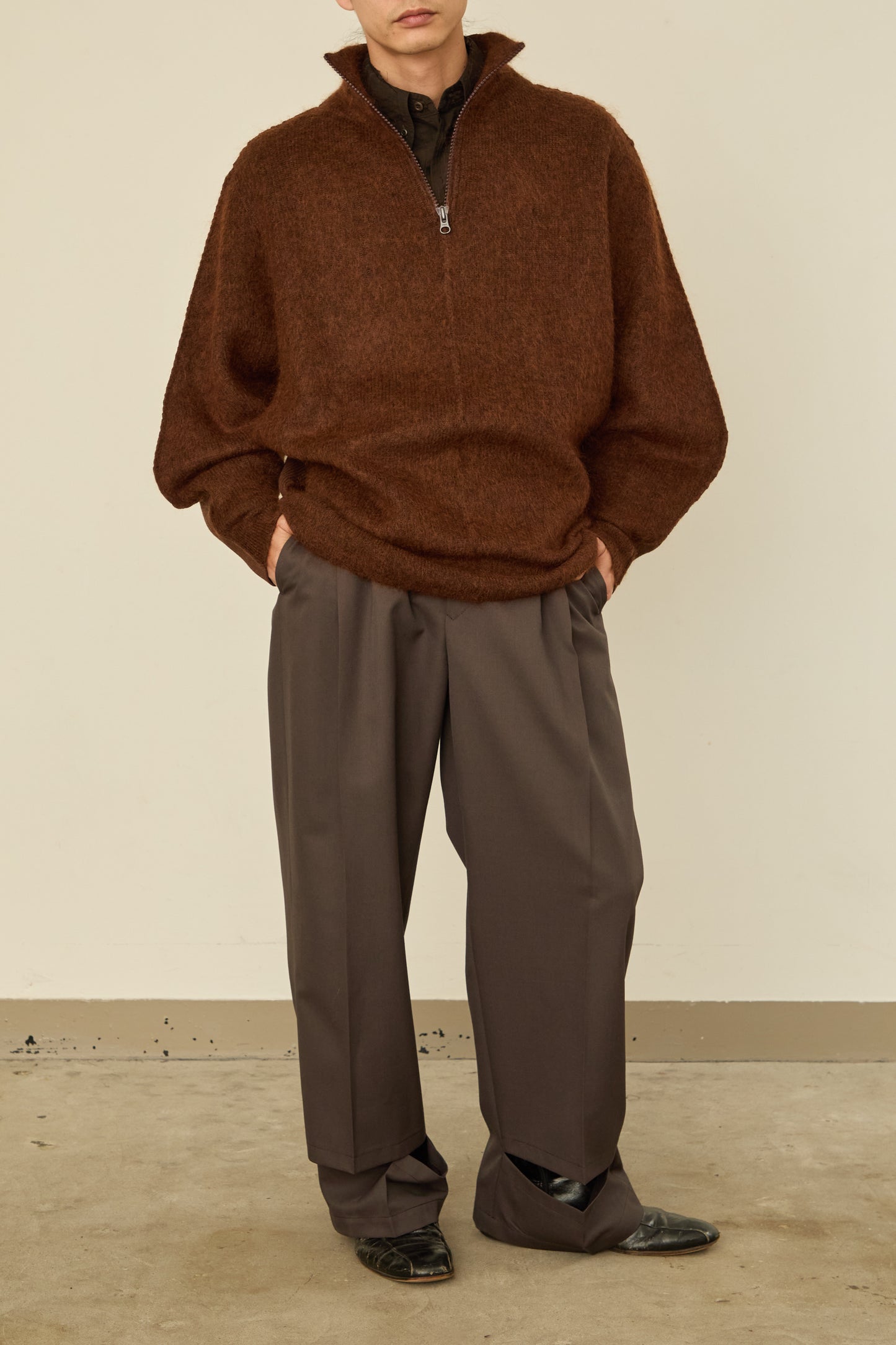 i'm here : " SWITCH " DRIVER`S KNIT : / BROWN