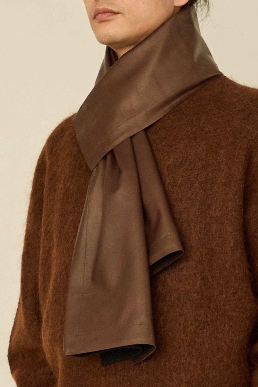 i'm here : " LEATHER " SCARF : / BROWN