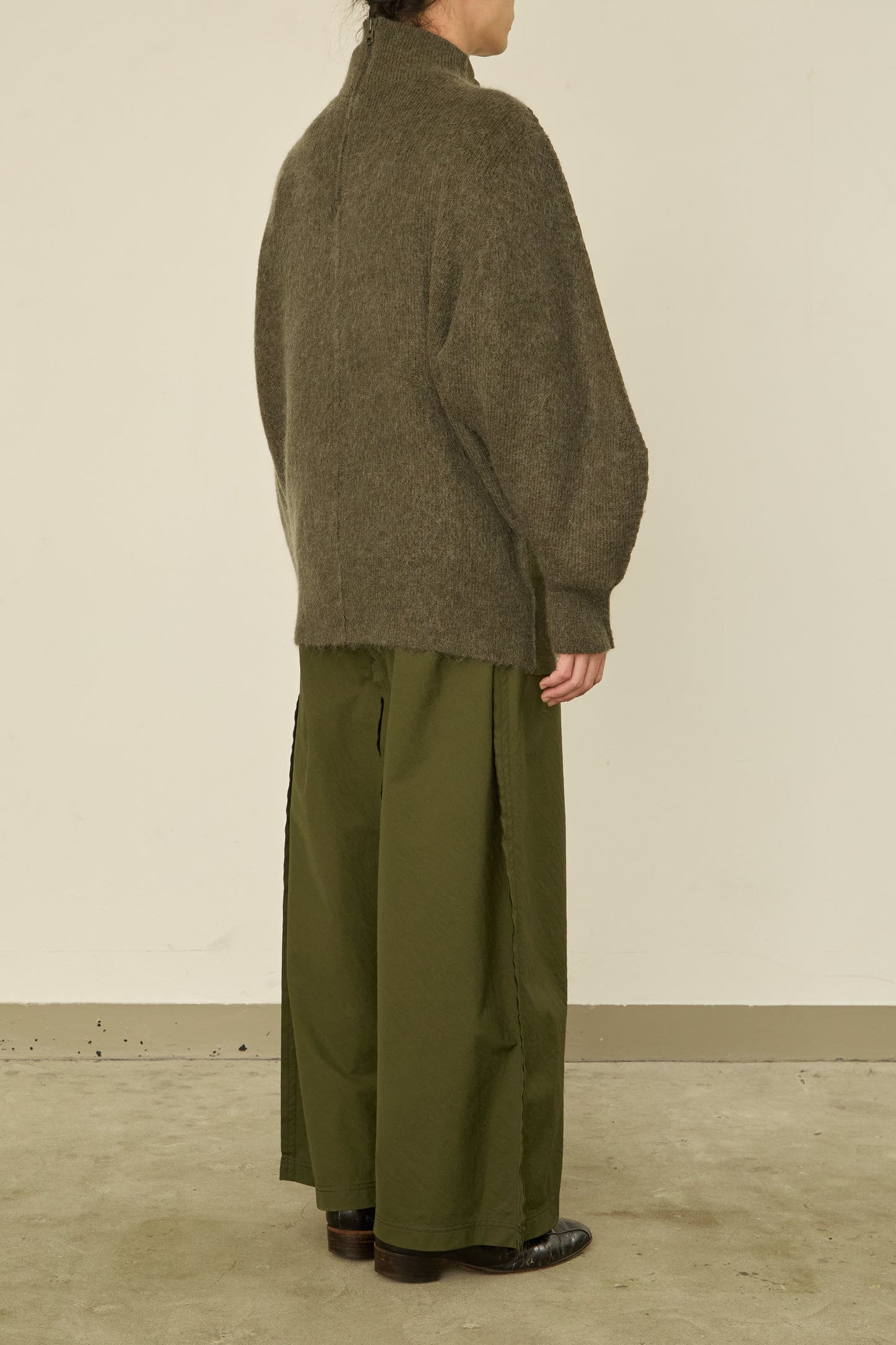 i'm here : " SWITCH " DRIVER`S KNIT : / KHAKI