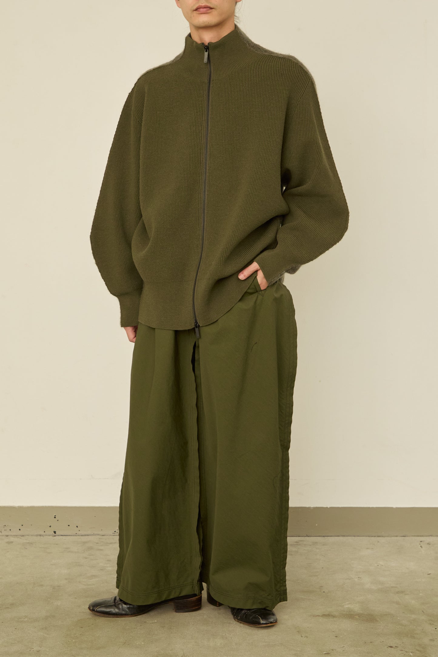i'm here : " SWITCH " DRIVER`S KNIT : / KHAKI