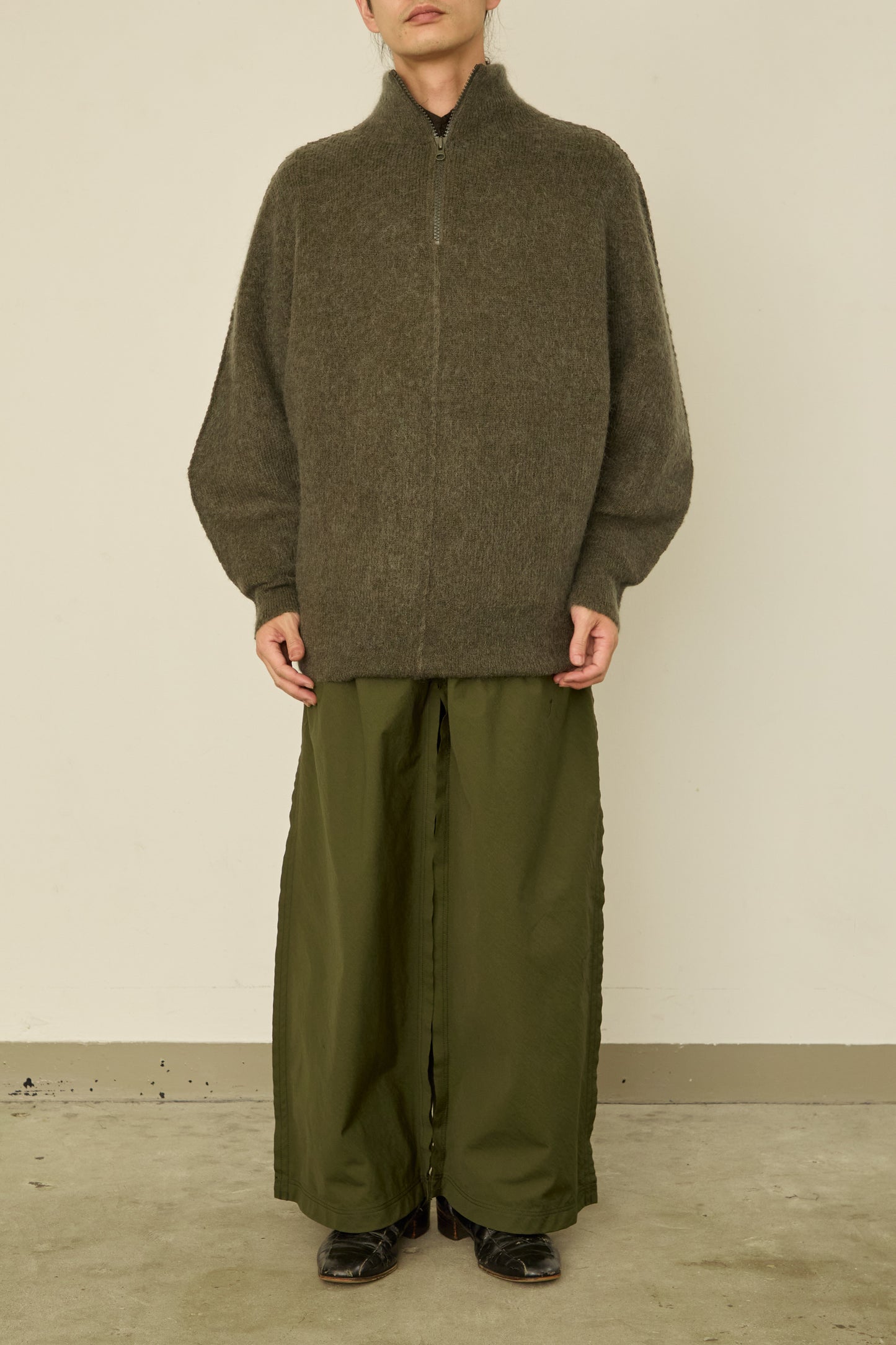 i'm here : " SWITCH " DRIVER`S KNIT : / KHAKI