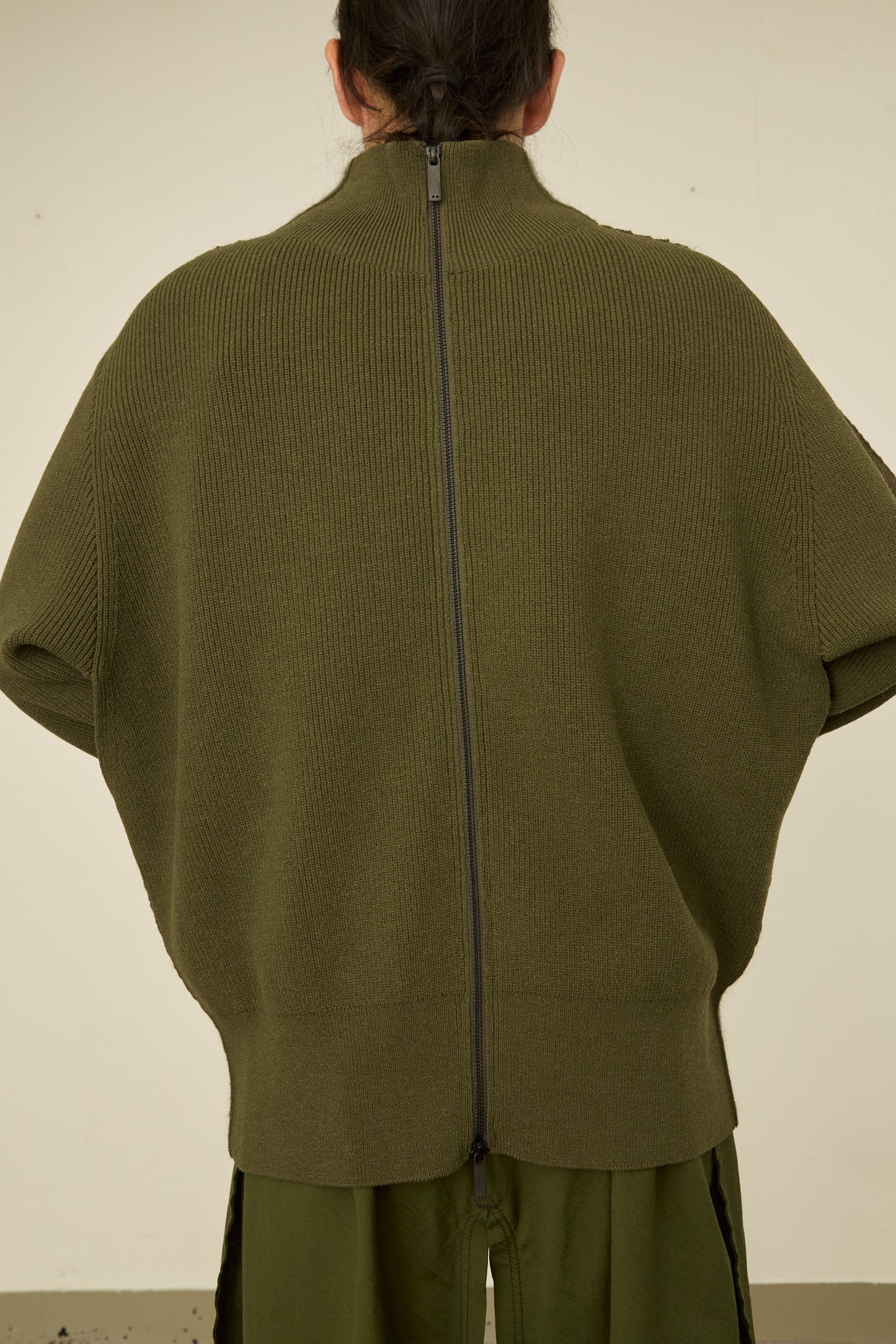i'm here : " SWITCH " DRIVER`S KNIT : / BROWN
