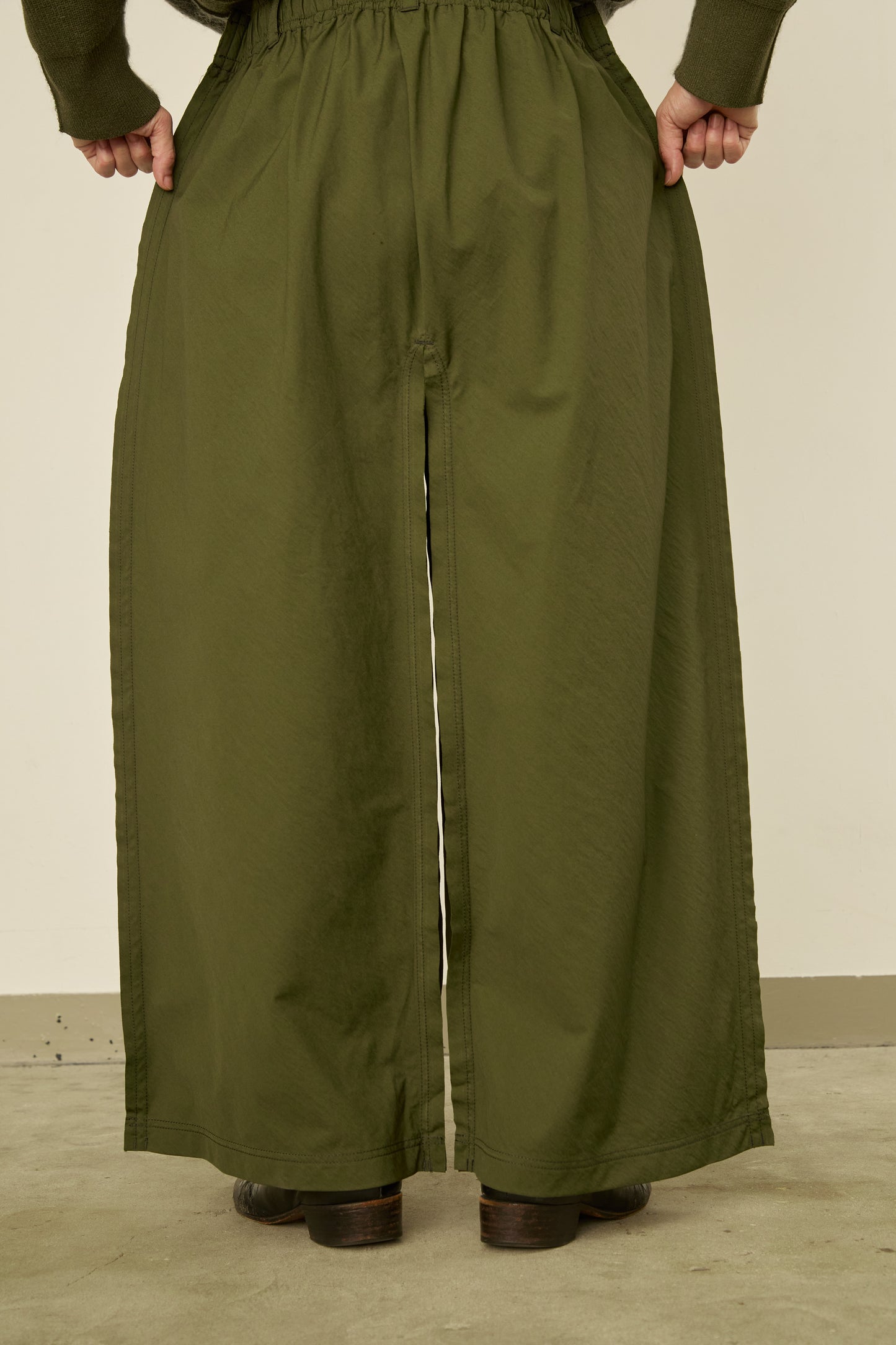 i'm here : " SLIT " PANTS :  / BLACK