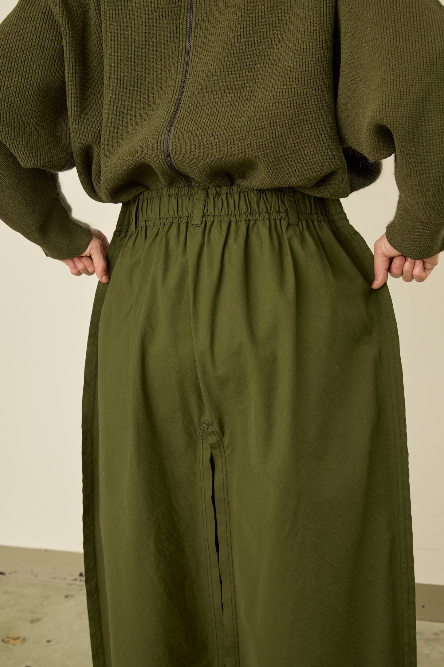 i'm here : " SLIT " PANTS :  / BLACK