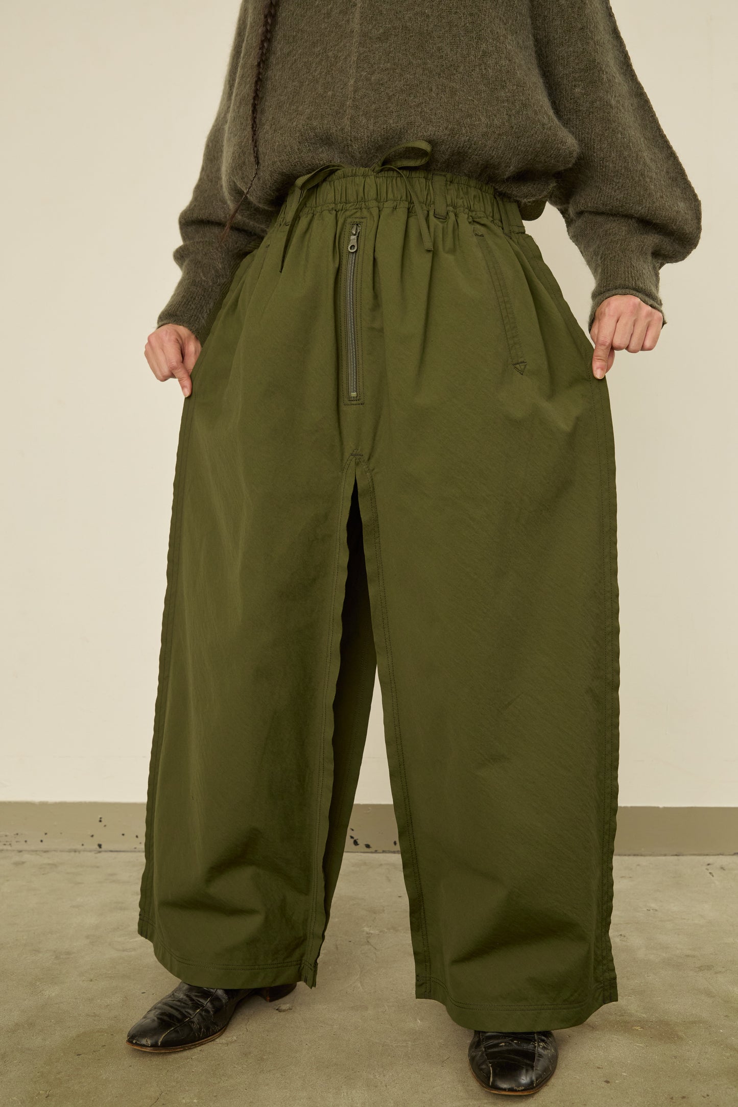 i'm here : " SLIT " PANTS :  / BLACK