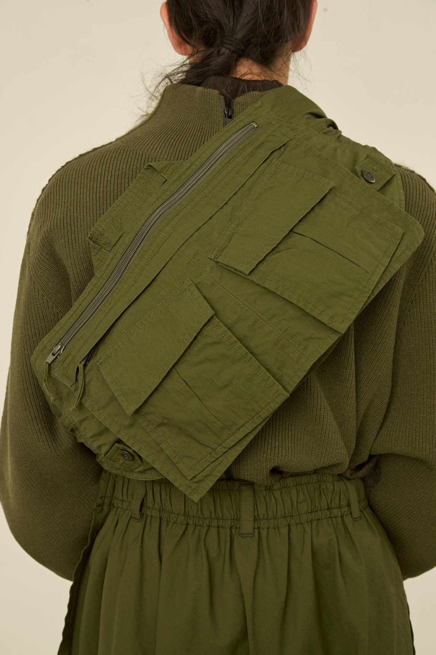 i'm here : " SLEEVE "  BAG : / BEIGE
