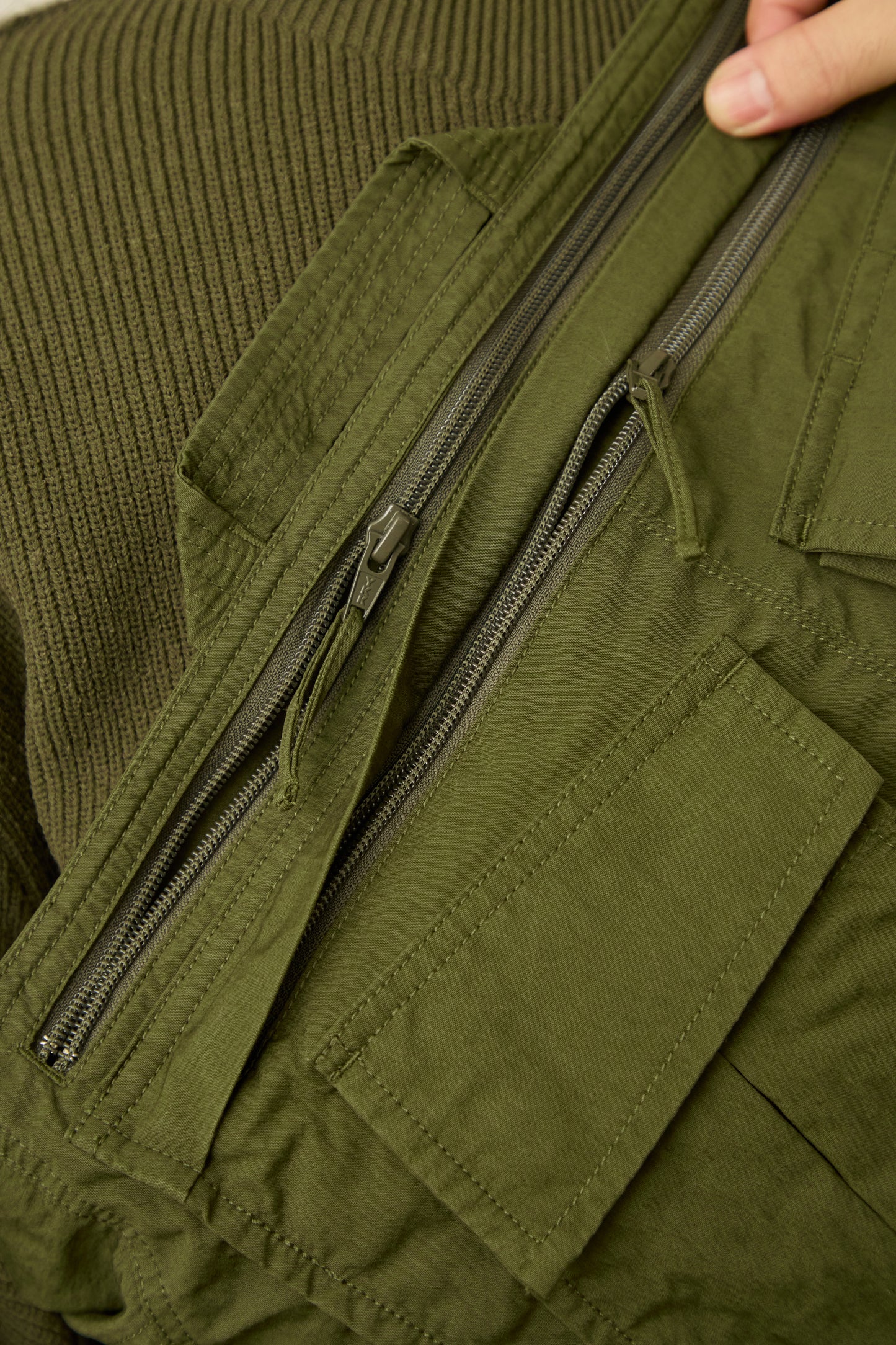 i'm here : " SLEEVE "  BAG : / BEIGE