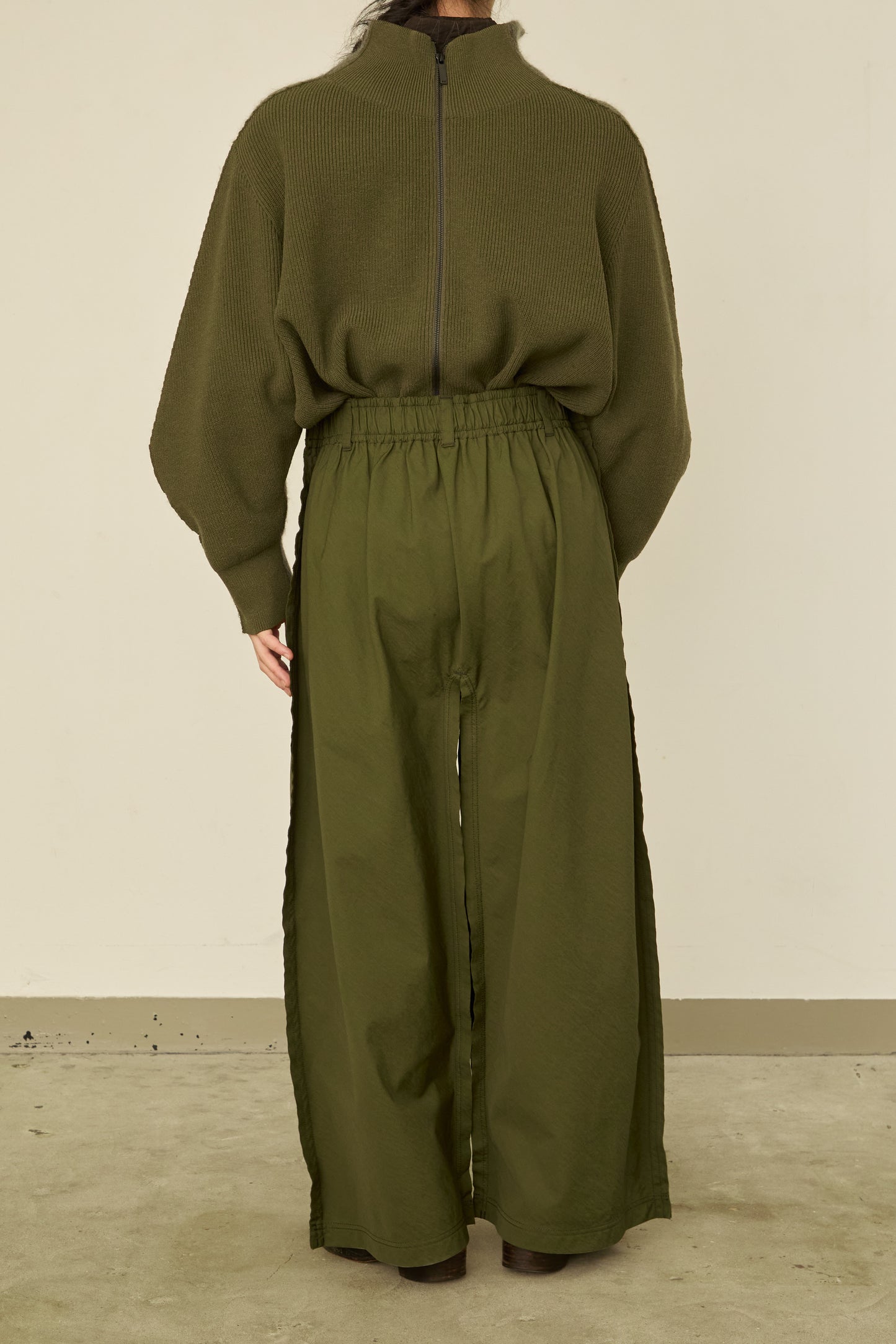 i'm here : " SLIT " PANTS :  / KHAKI