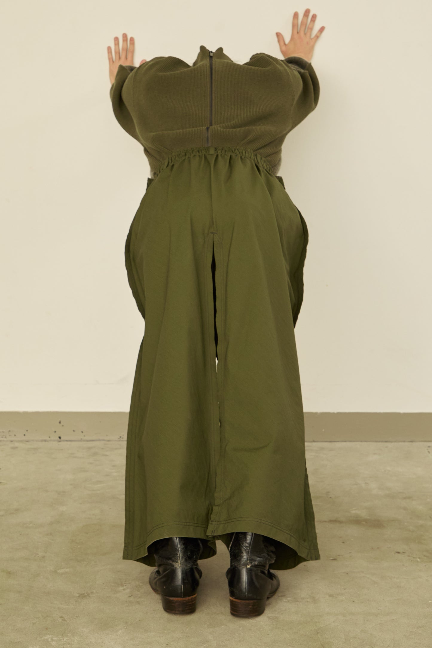 i'm here : " SLIT " PANTS :  / KHAKI