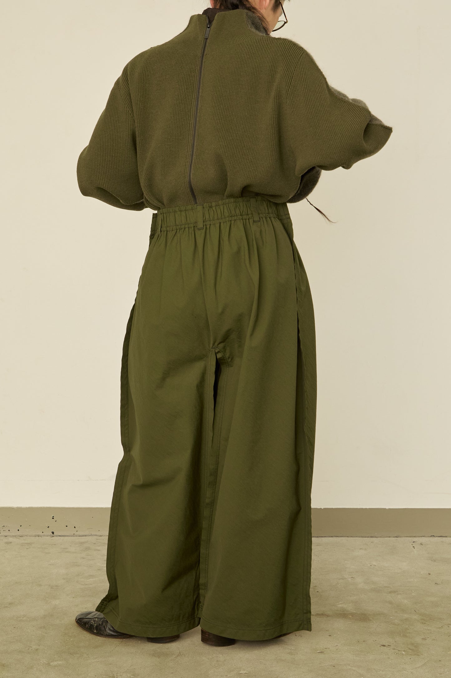 i'm here : " SLIT " PANTS :  / KHAKI