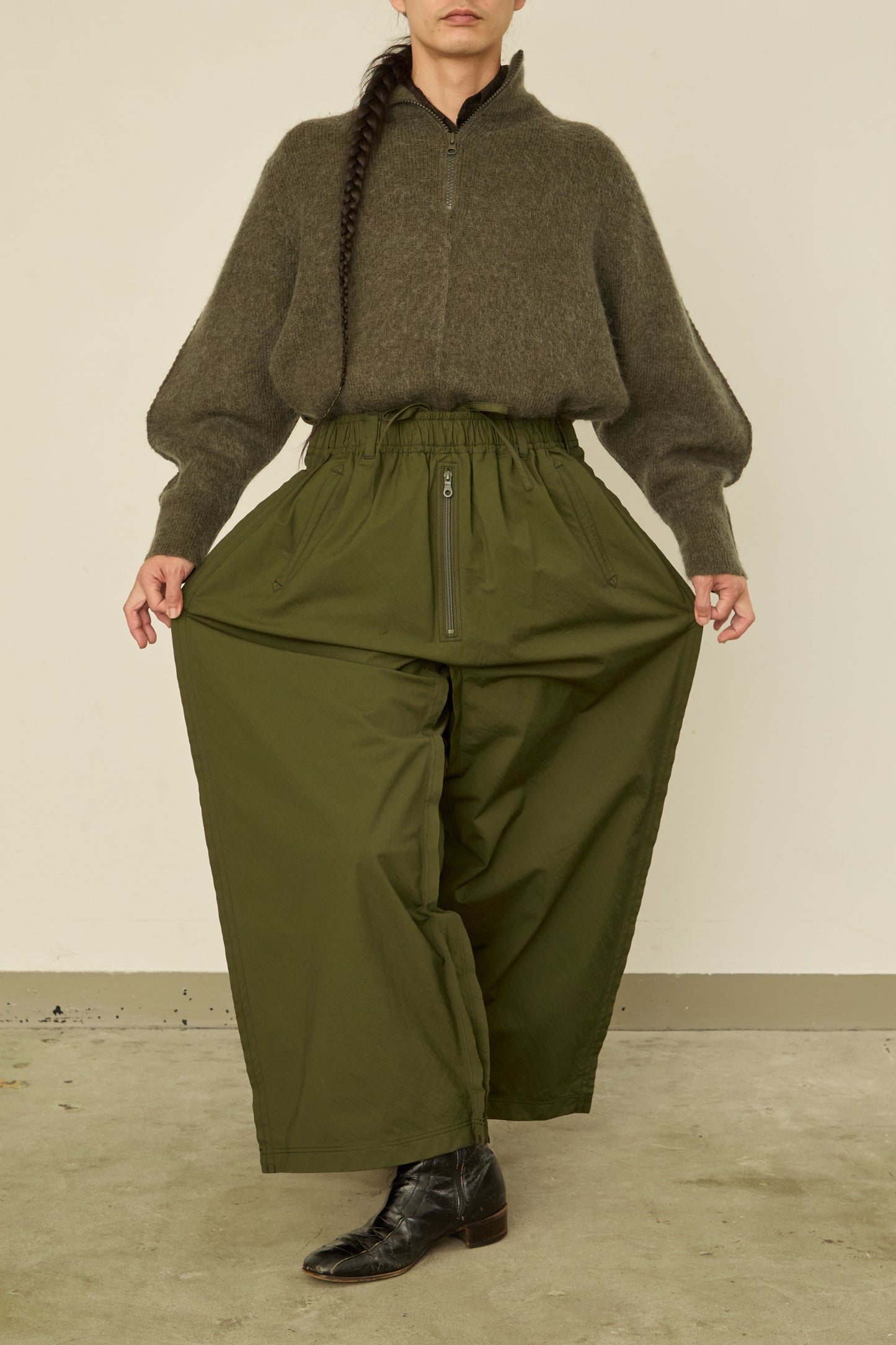 i'm here : " SLIT " PANTS :  / KHAKI