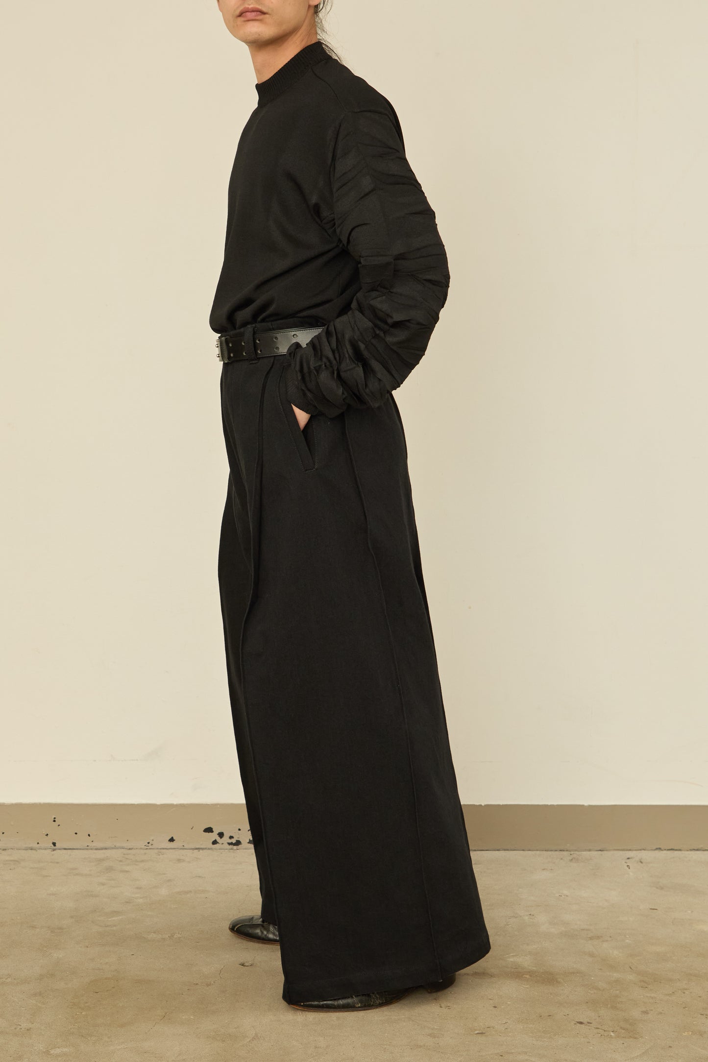 i'm here : " BOX " DENIM PANTS : / BLACK