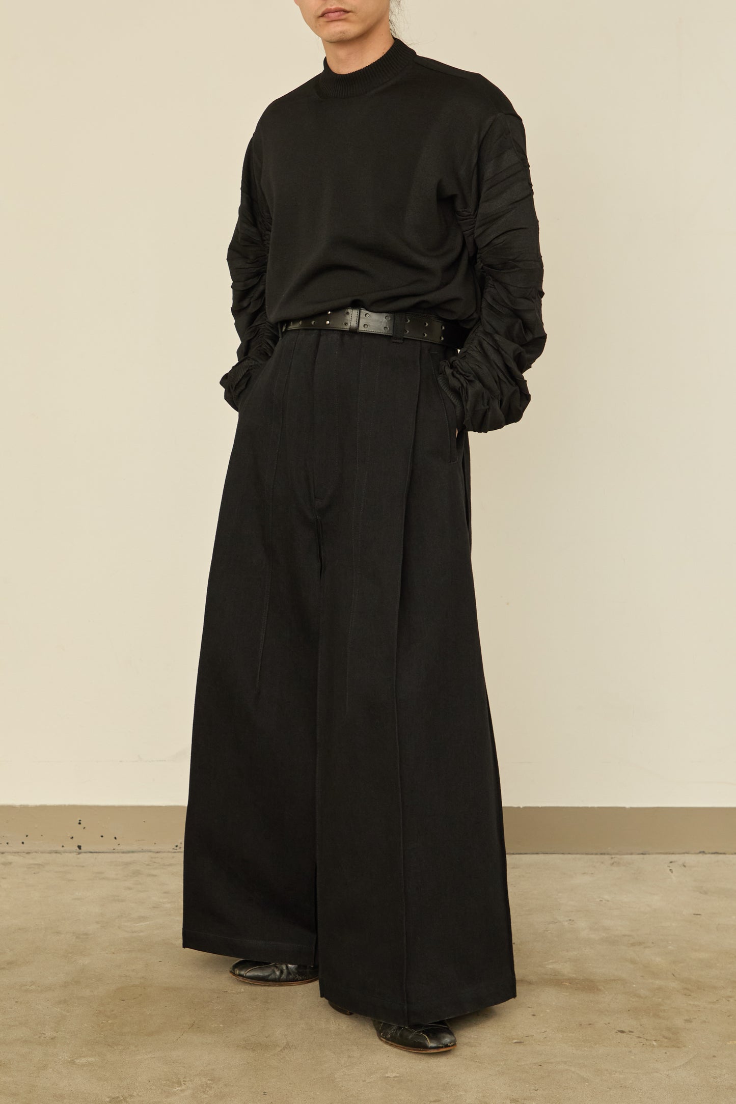 i'm here : " BOX " DENIM PANTS : / BLACK
