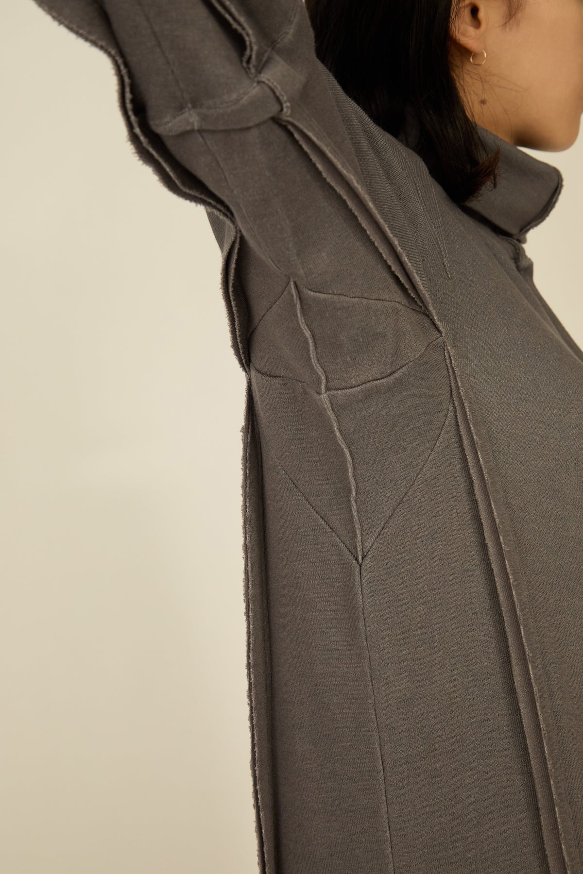 i'm here : " SLIT " JERSEY : ONE PIECE / GRAY