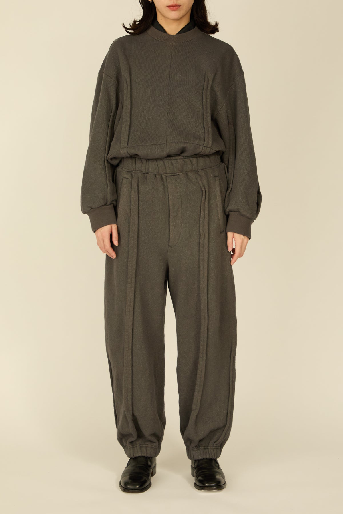 i'm here : " METAL " SWEAT PANTS : / GRAY