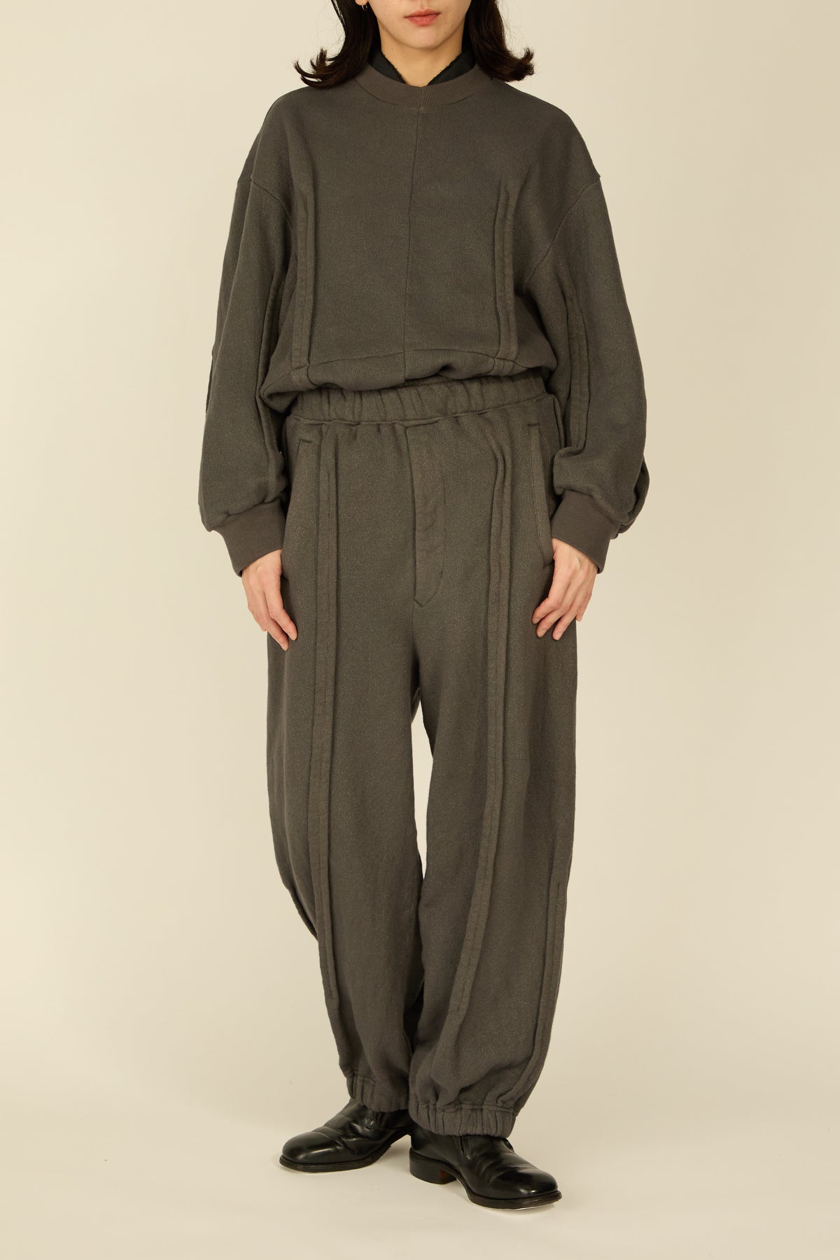 i'm here : " METAL " SWEAT PANTS : / GRAY