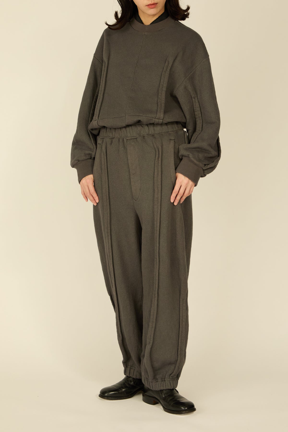 i'm here : " METAL " SWEAT PANTS : / GRAY