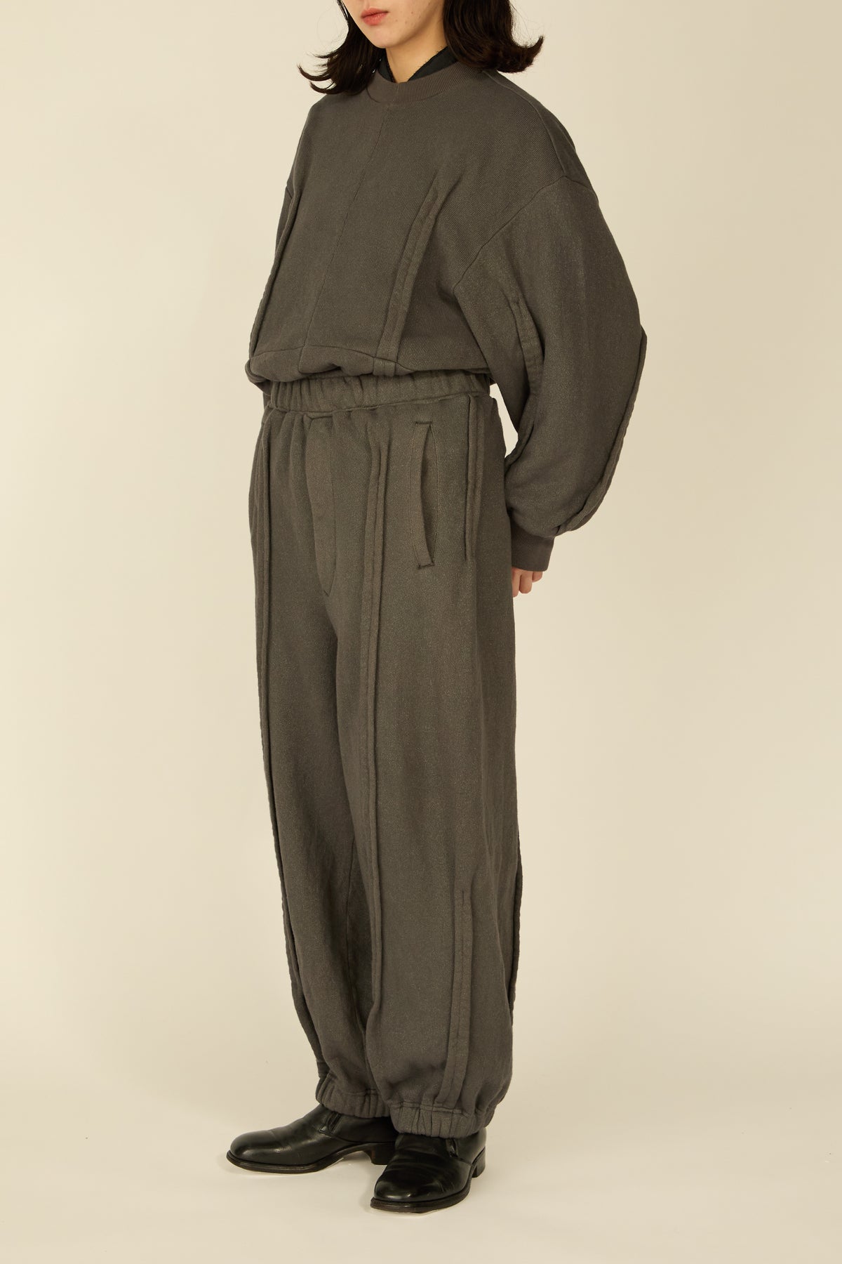 i'm here : " METAL " SWEAT PANTS : / GRAY