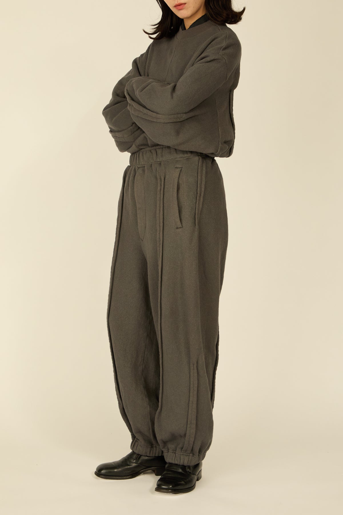 i'm here : " METAL " SWEAT PANTS : / GRAY