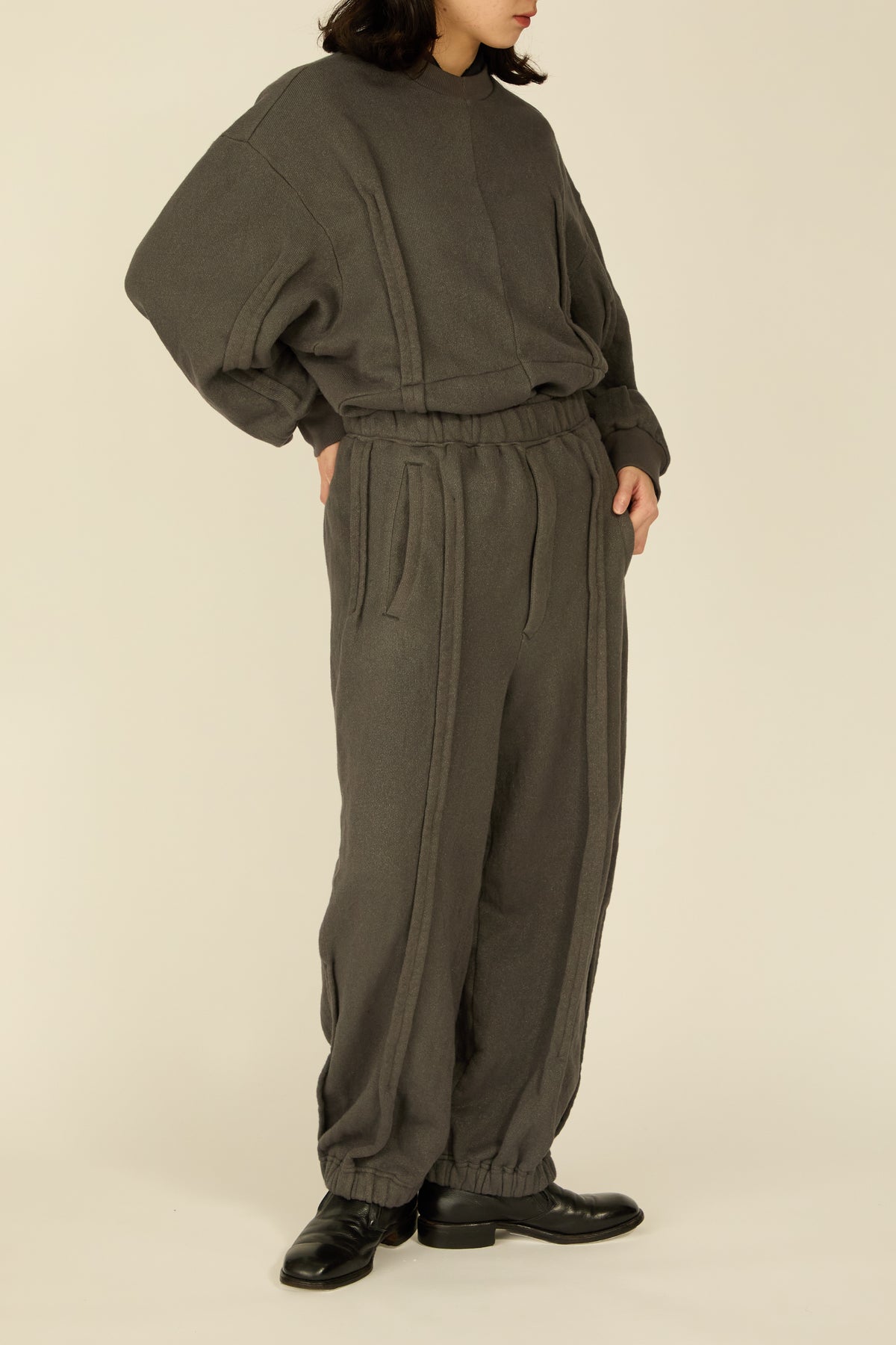 i'm here : " METAL " SWEAT PANTS : / GRAY