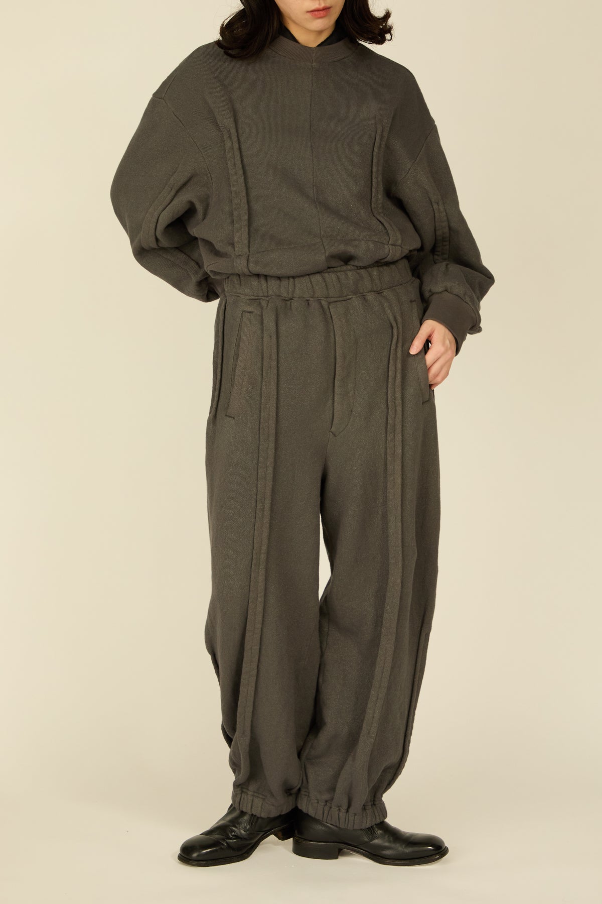 i'm here : " METAL " SWEAT PANTS : / GRAY