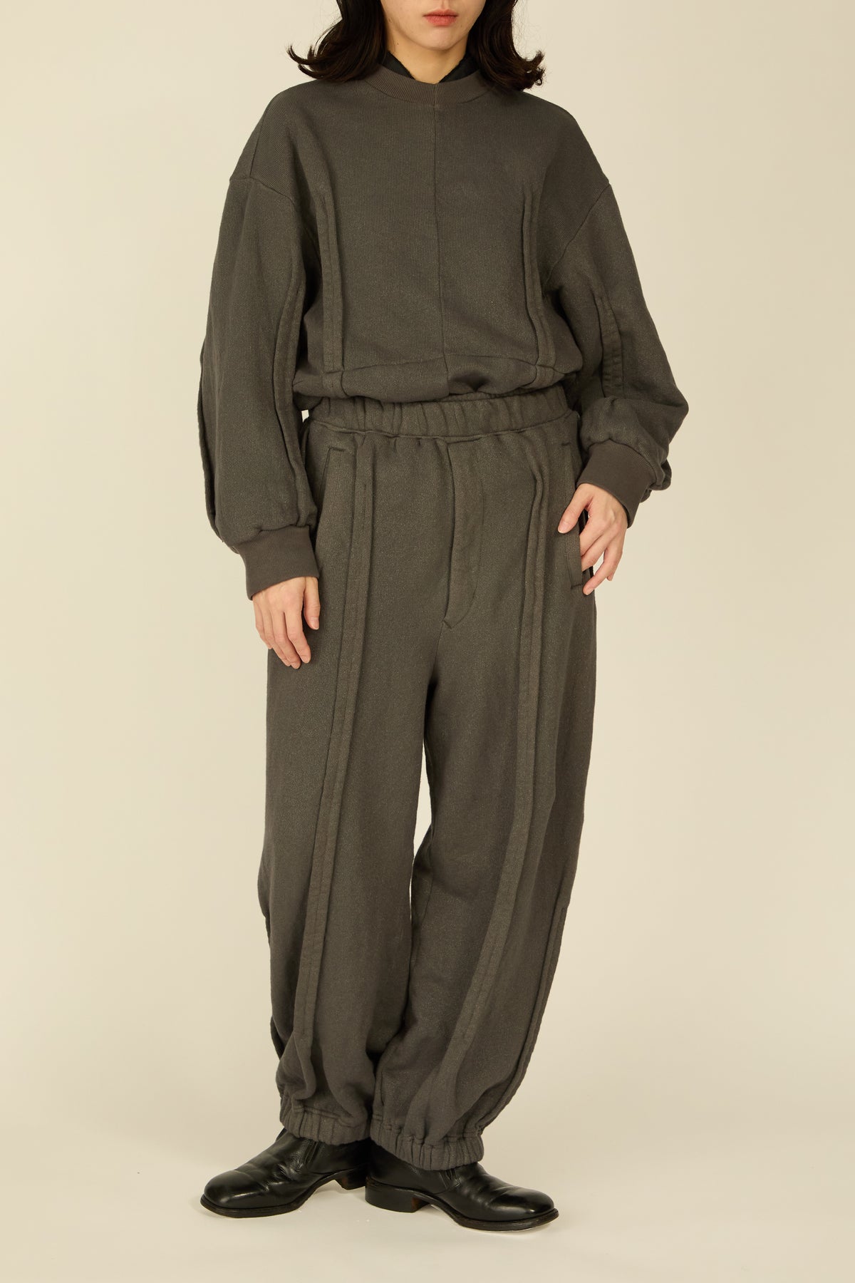 i'm here : " METAL " SWEAT PANTS : / GRAY