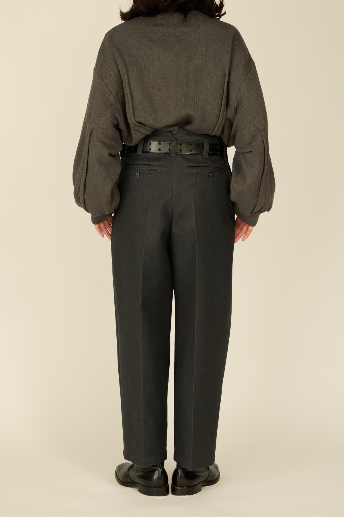 i'm here : " COTTON LEATHER " PANTS : / GRAY