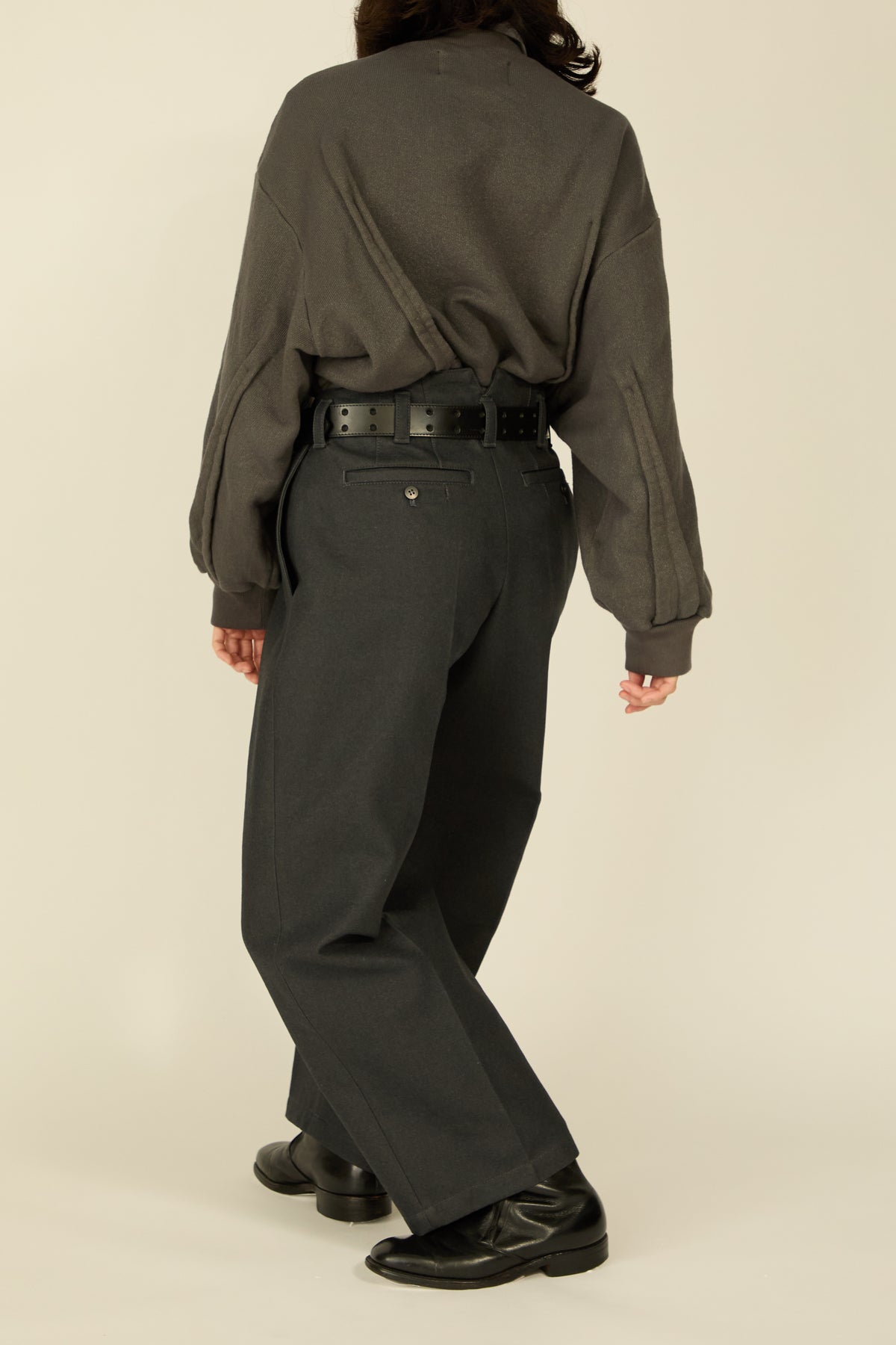 i'm here : " COTTON LEATHER " PANTS : / GRAY