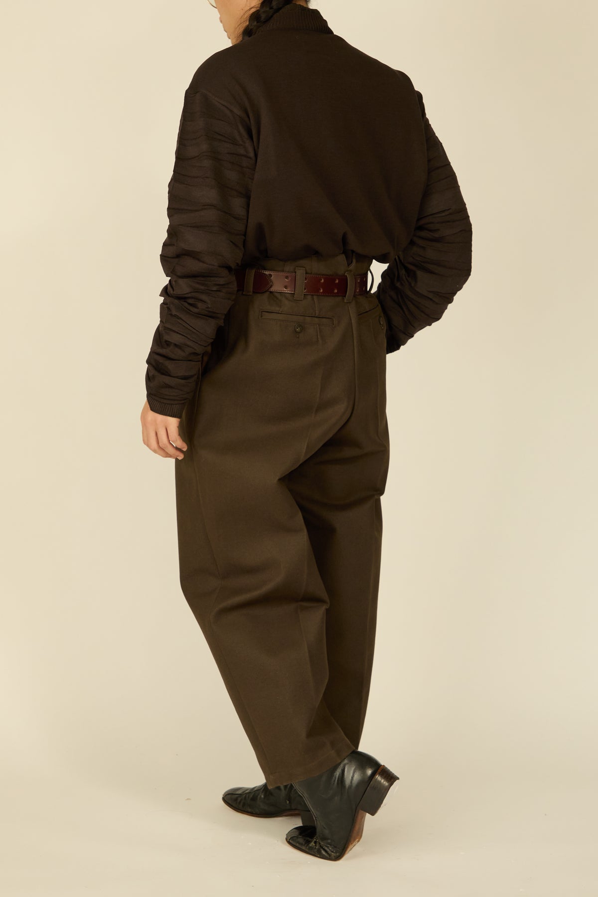 i'm here : " COTTON LEATHER " PANTS : / BROWN