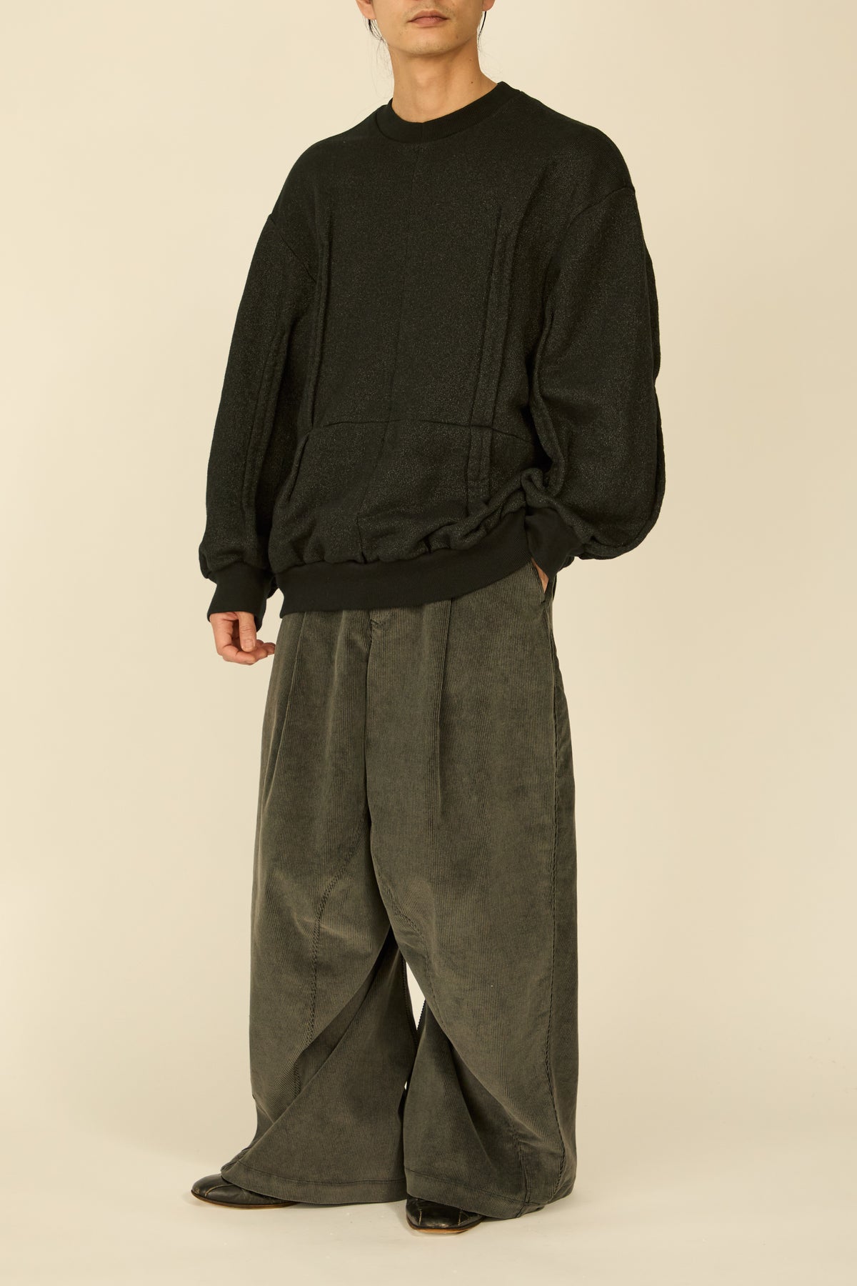 i'm here : " METAL " SWEAT SHIRT : / BLACK