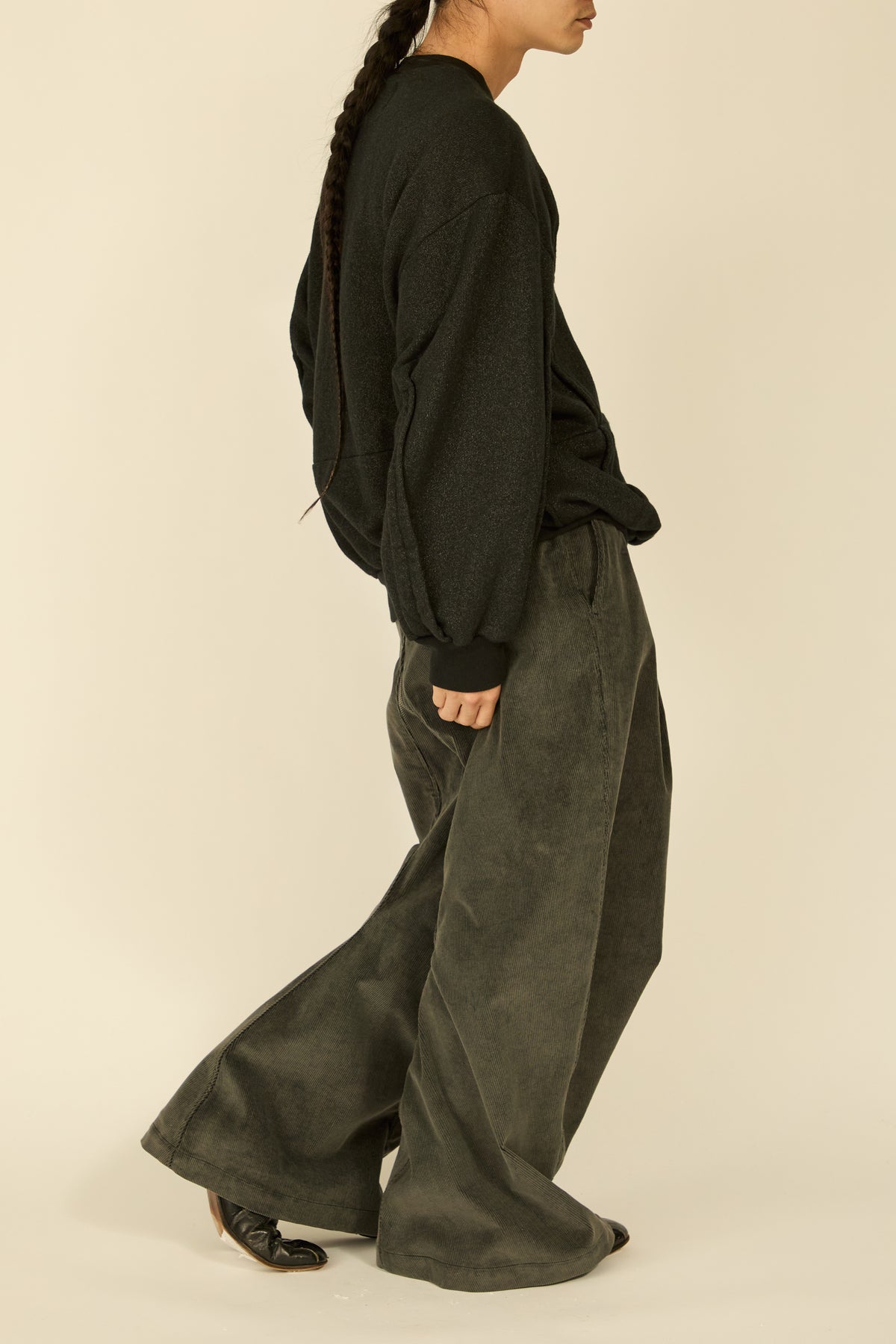 i'm here : " METAL " SWEAT SHIRT : / BLACK