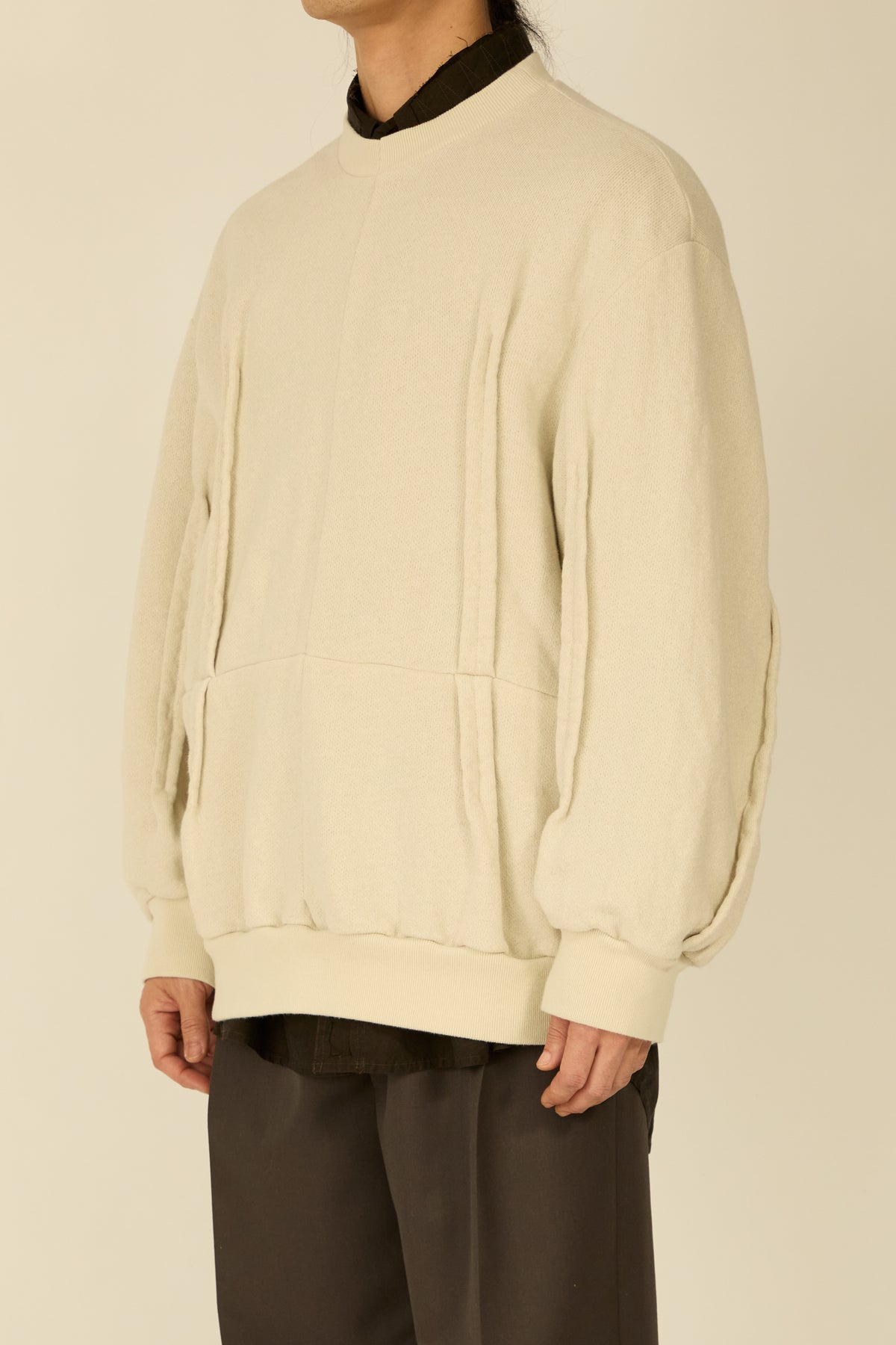 i'm here : " METAL " SWEAT SHIRT : / ECRU