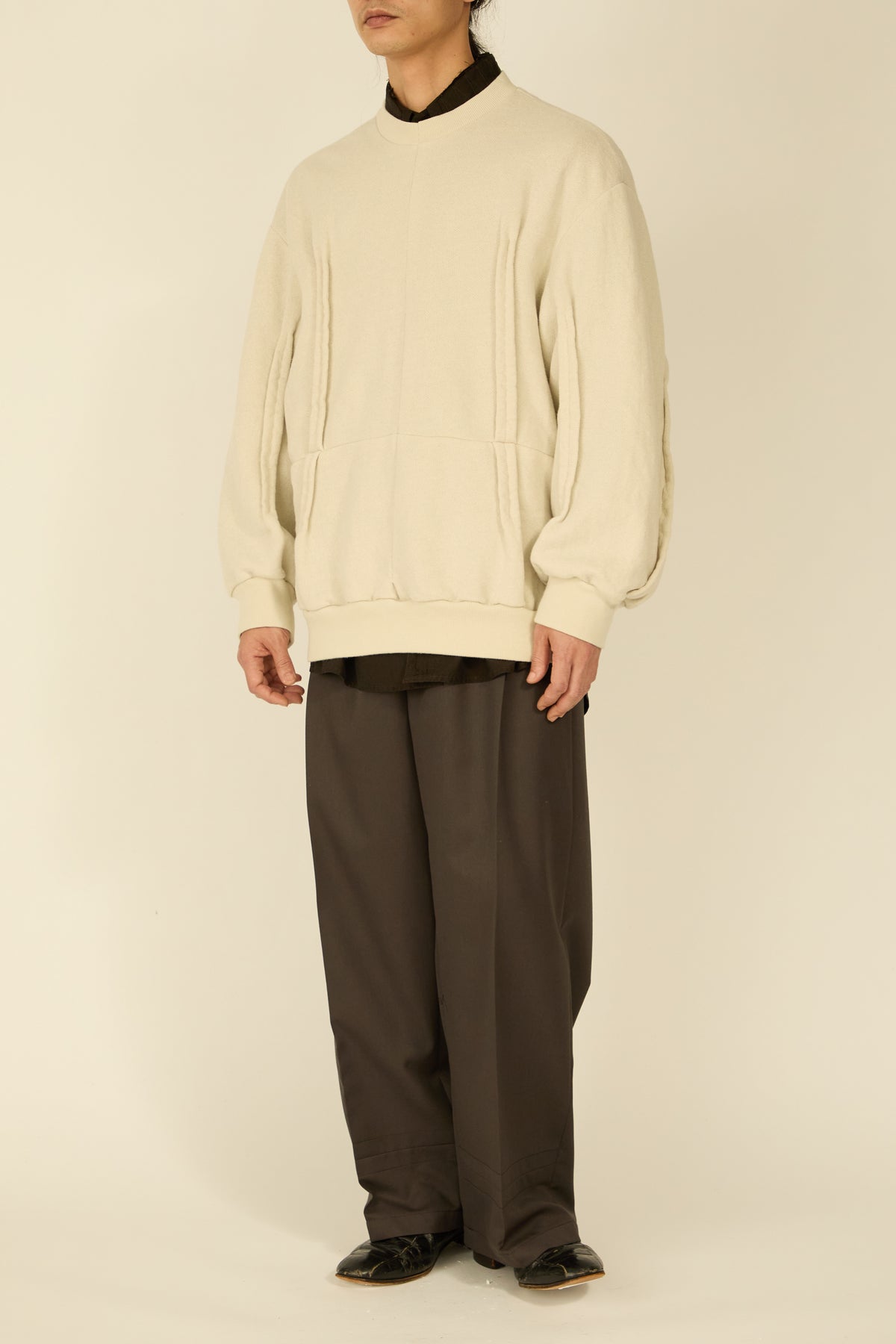 i'm here : " METAL " SWEAT SHIRT : / ECRU