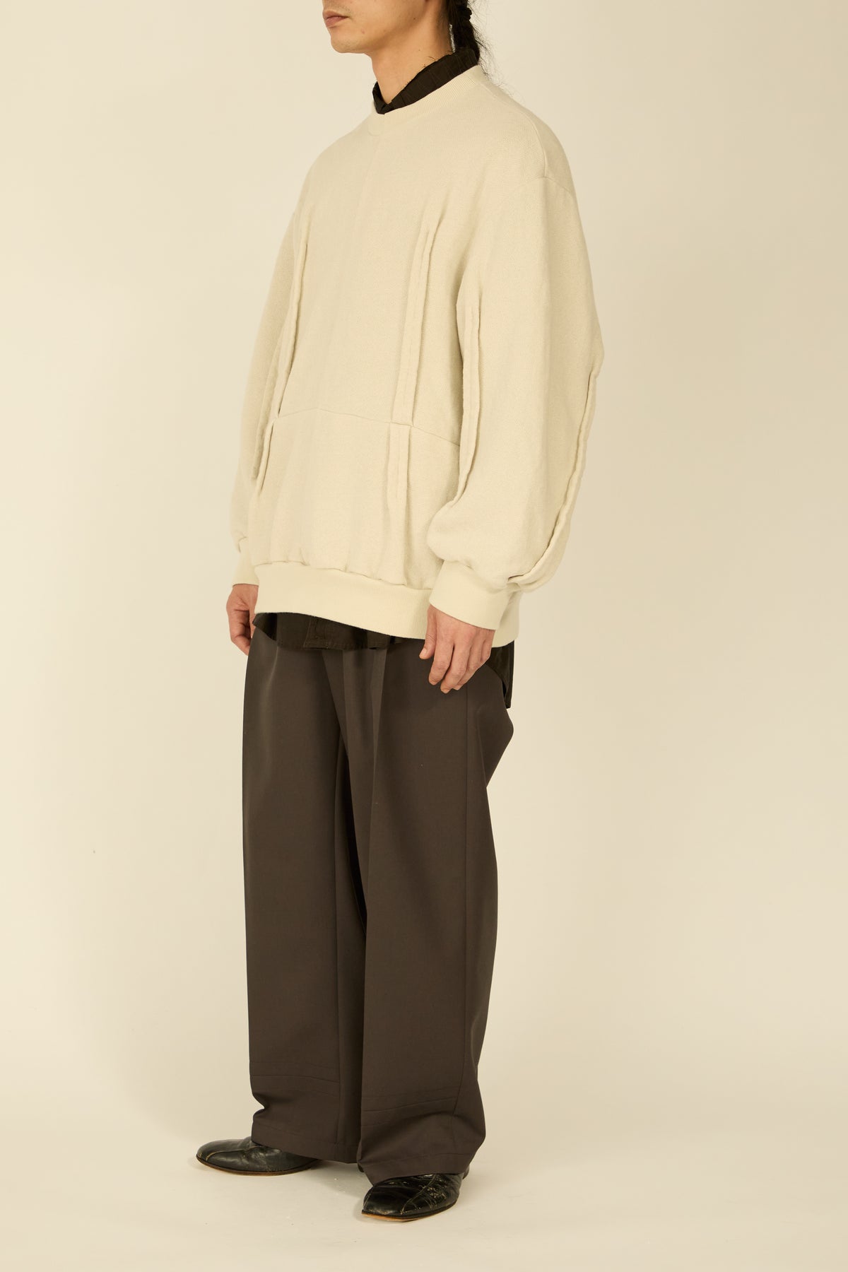 i'm here : " METAL " SWEAT SHIRT : / ECRU