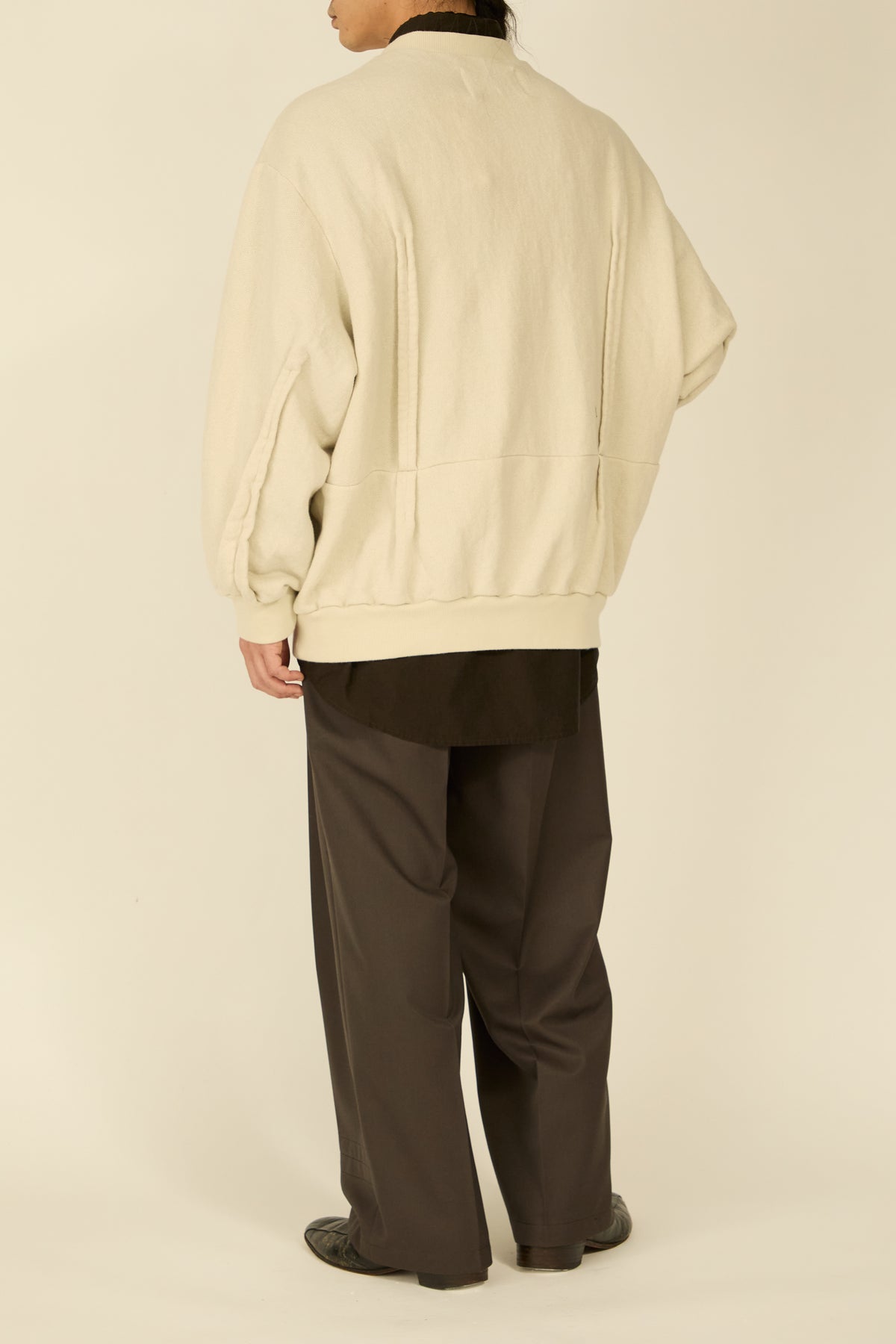 i'm here : " METAL " SWEAT SHIRT : / ECRU