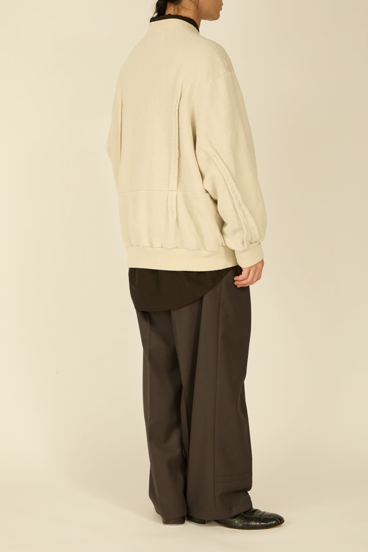 i'm here : " METAL " SWEAT SHIRT : / ECRU