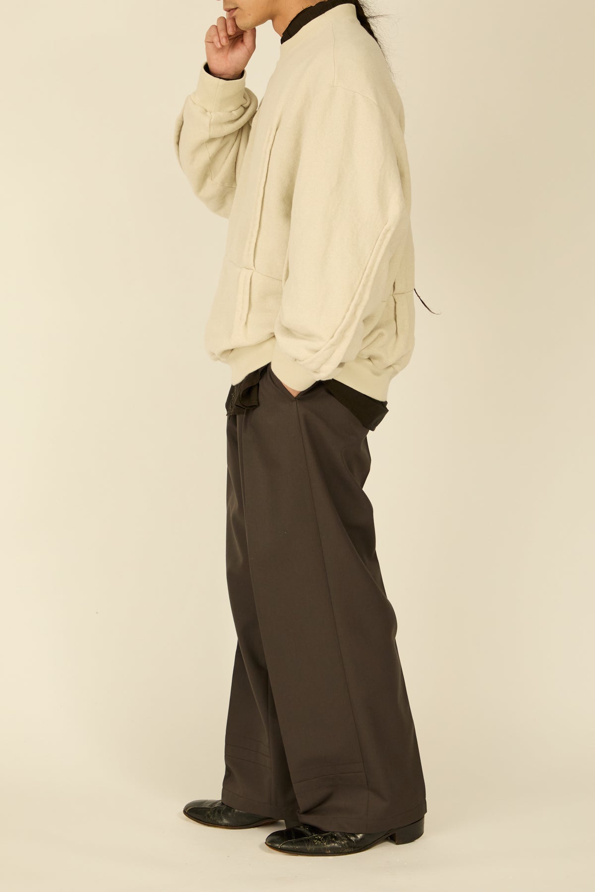 i'm here : " METAL " SWEAT SHIRT : / ECRU