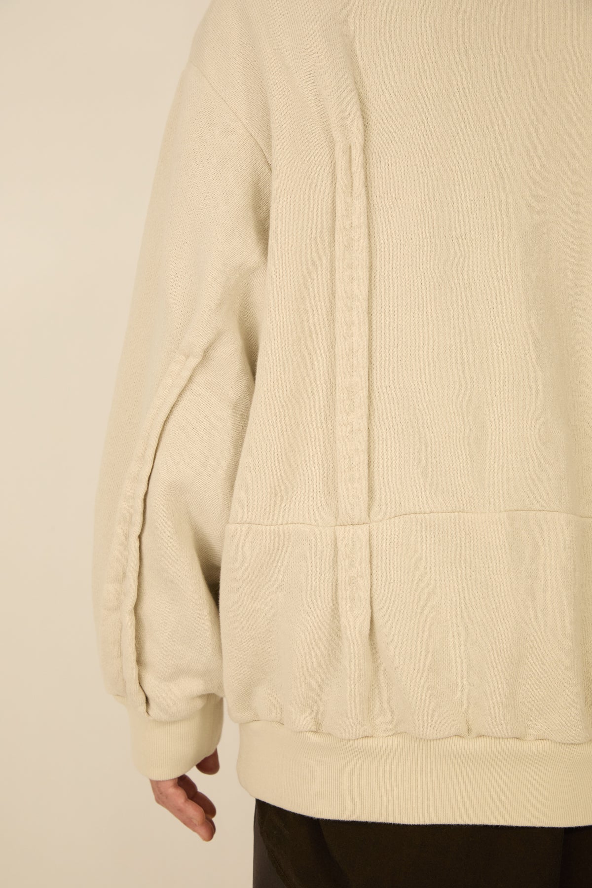 i'm here : " METAL " SWEAT SHIRT : / ECRU