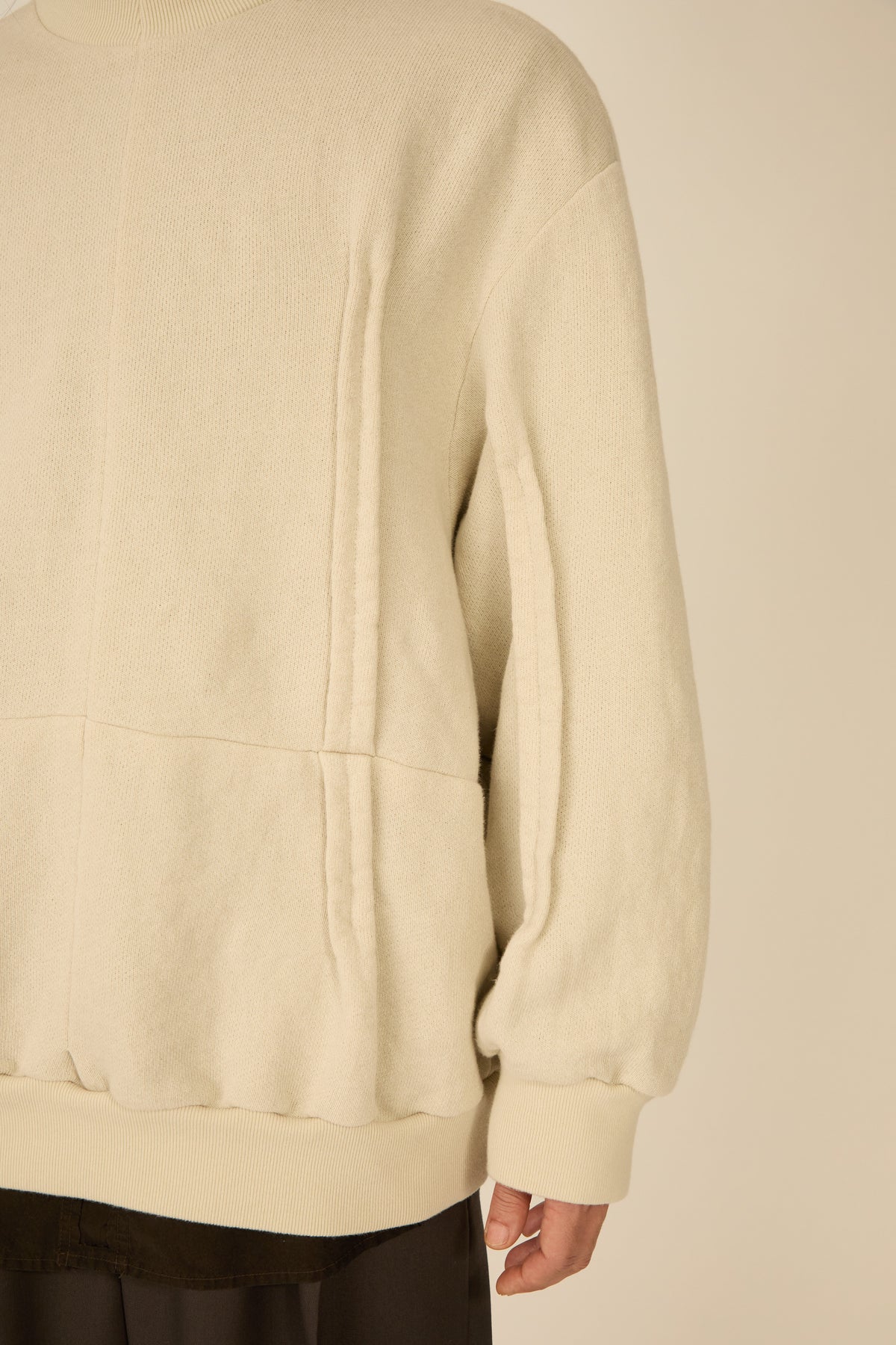 i'm here : " METAL " SWEAT SHIRT : / ECRU