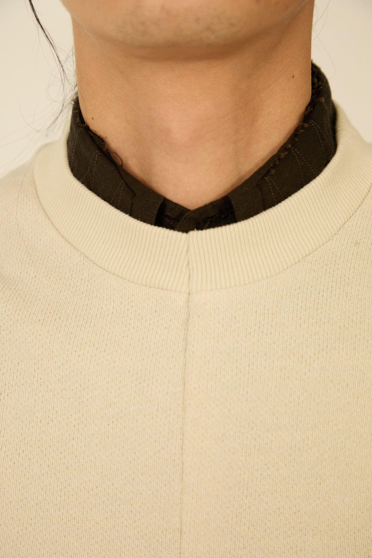 i'm here : " METAL " SWEAT SHIRT : / ECRU