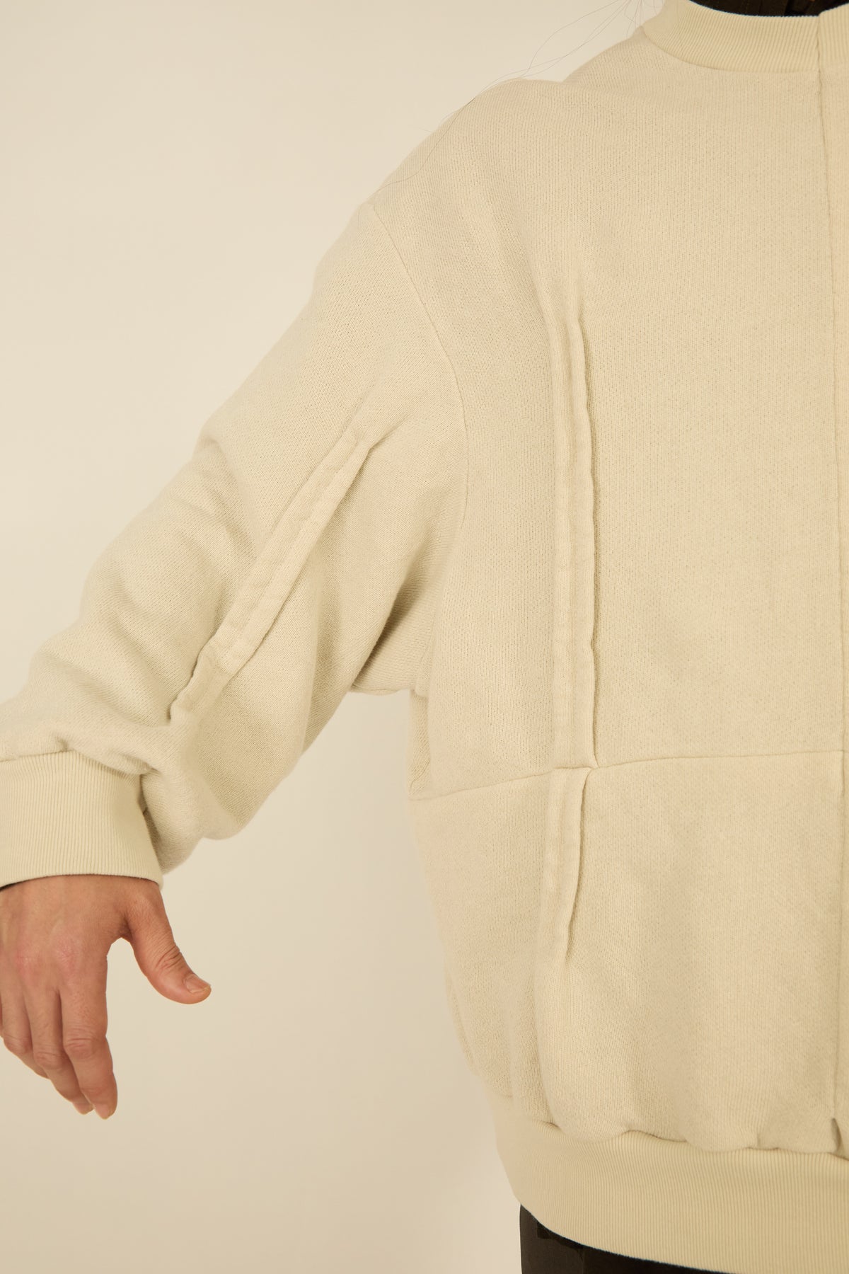 i'm here : " METAL " SWEAT SHIRT : / ECRU