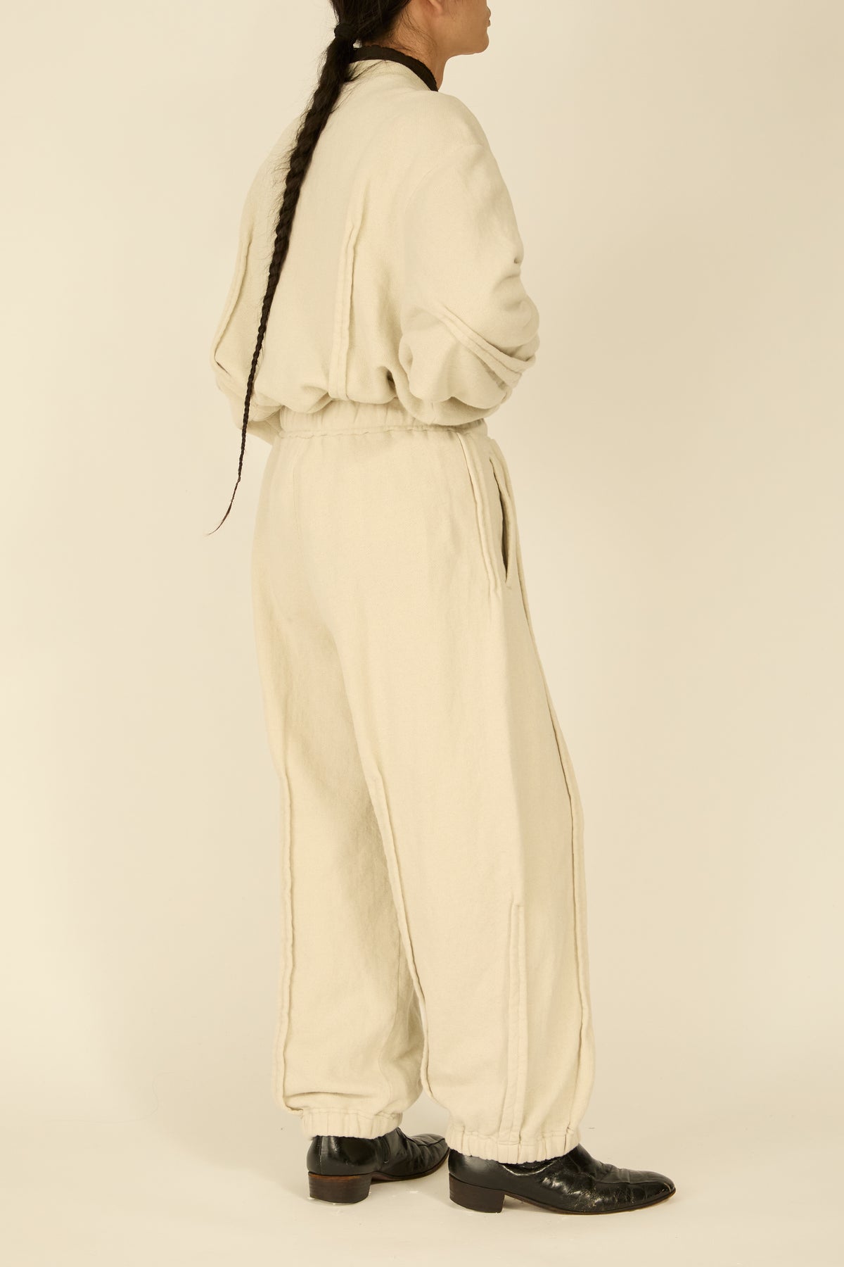 i'm here : " METAL " SWEAT PANTS : / ECRU