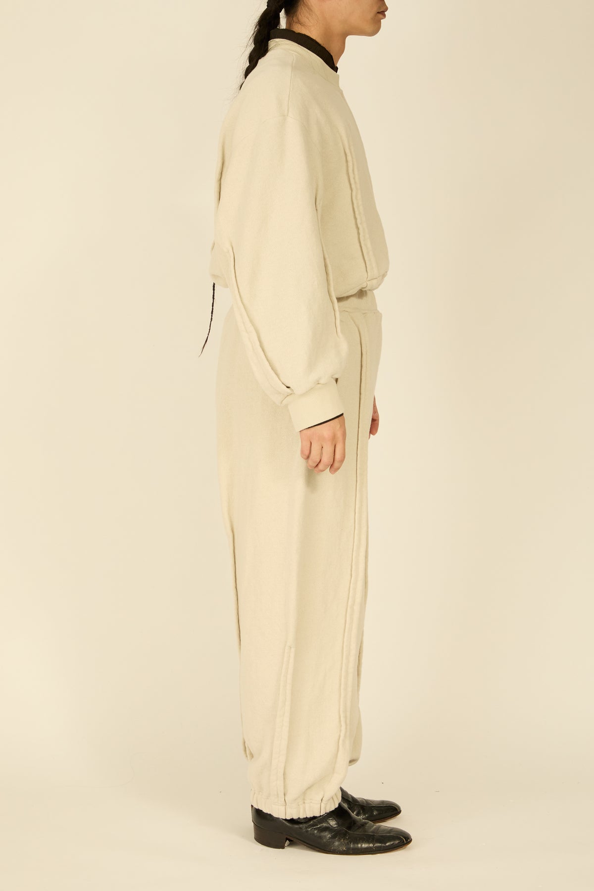 i'm here : " METAL " SWEAT PANTS : / ECRU
